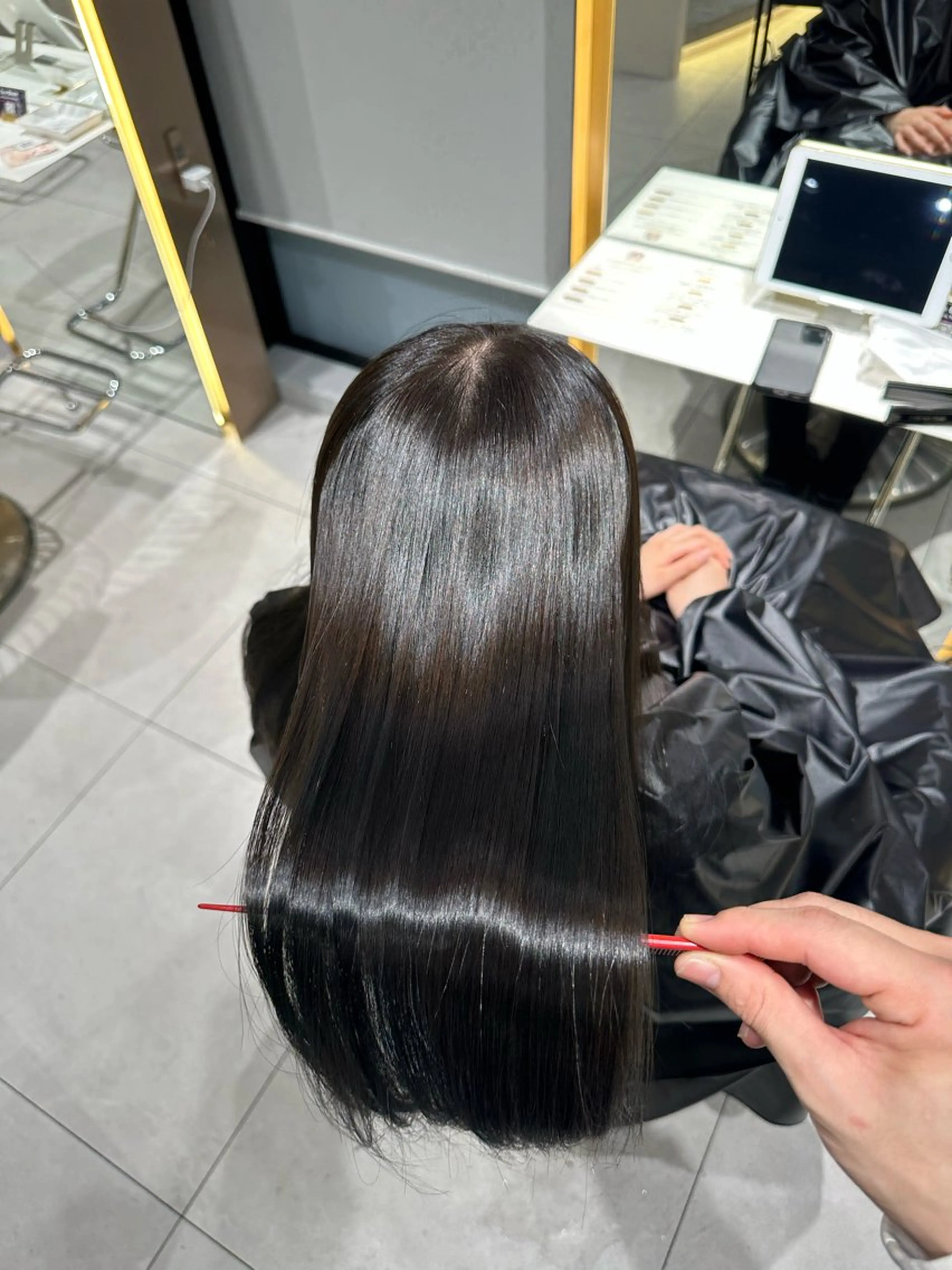 ロング カット ヘアカラー 縮毛矯正 トリートメント ✨髪質改善特化✨副 店長椎葉信乃介のヘアスタイル