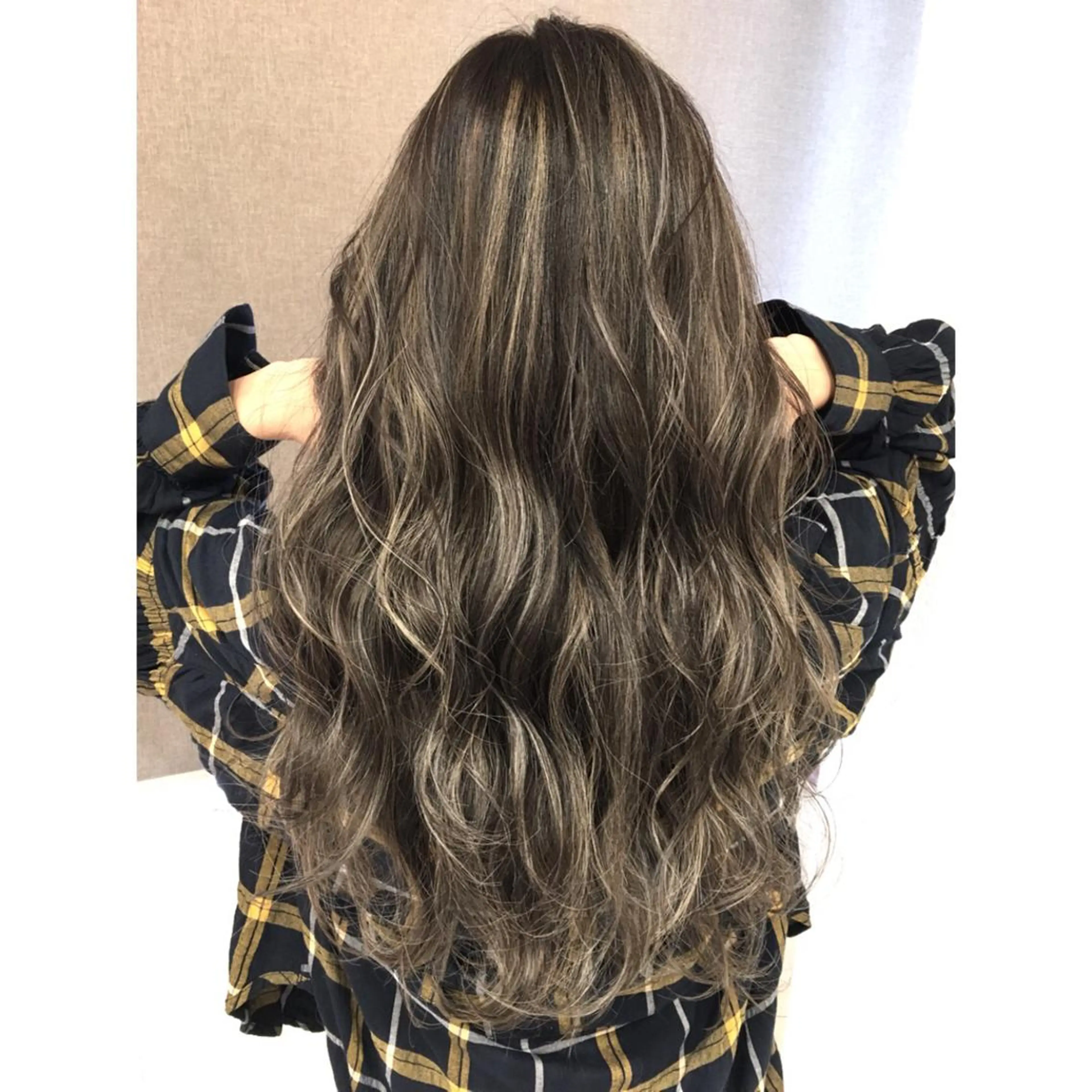 ロング カラー ベージュカラー ハイライトカラー 3Dハイライト ハイライト 井上 一平のヘアスタイル