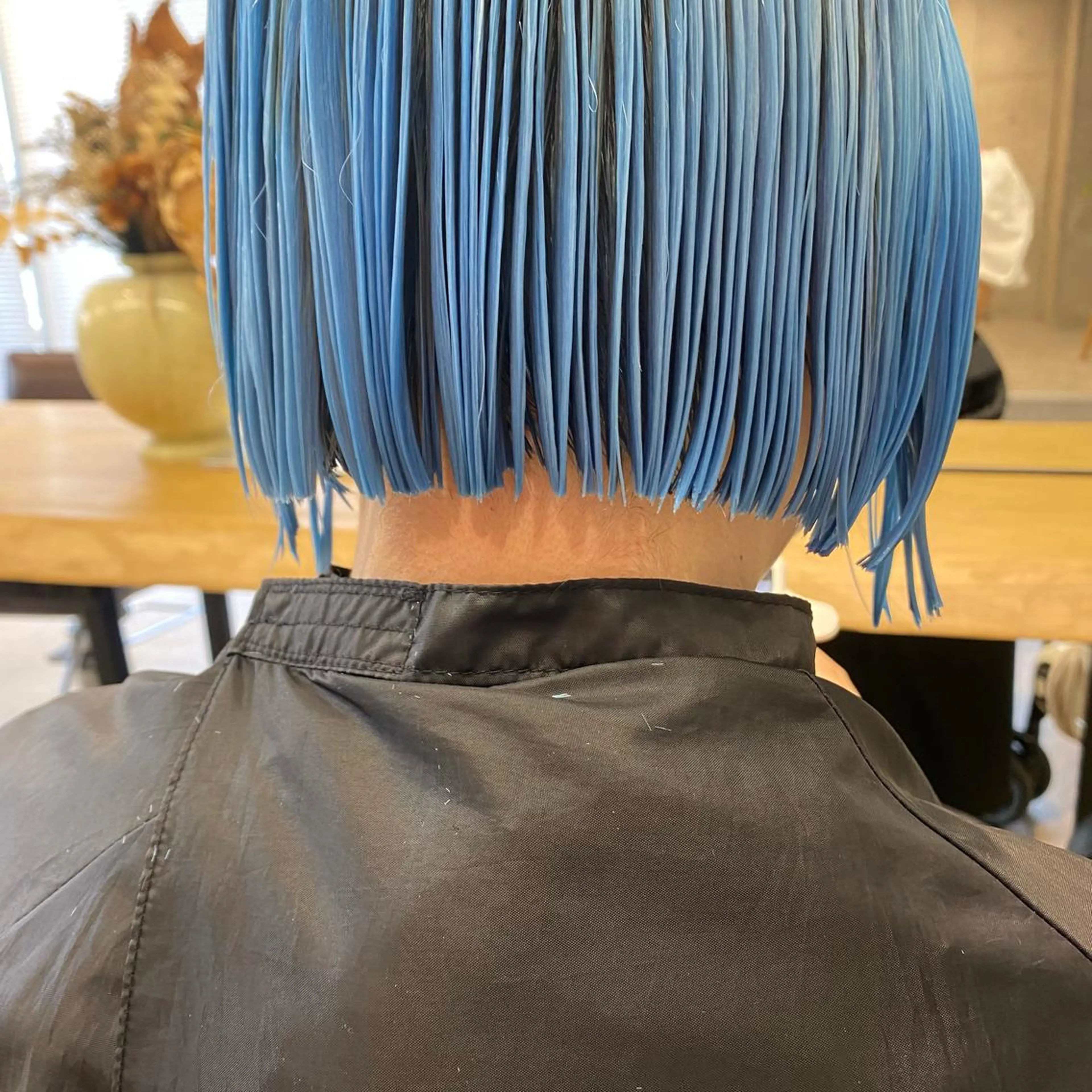 ショート カラー ブリーチ Yahiko ハイトーンのヘアスタイル