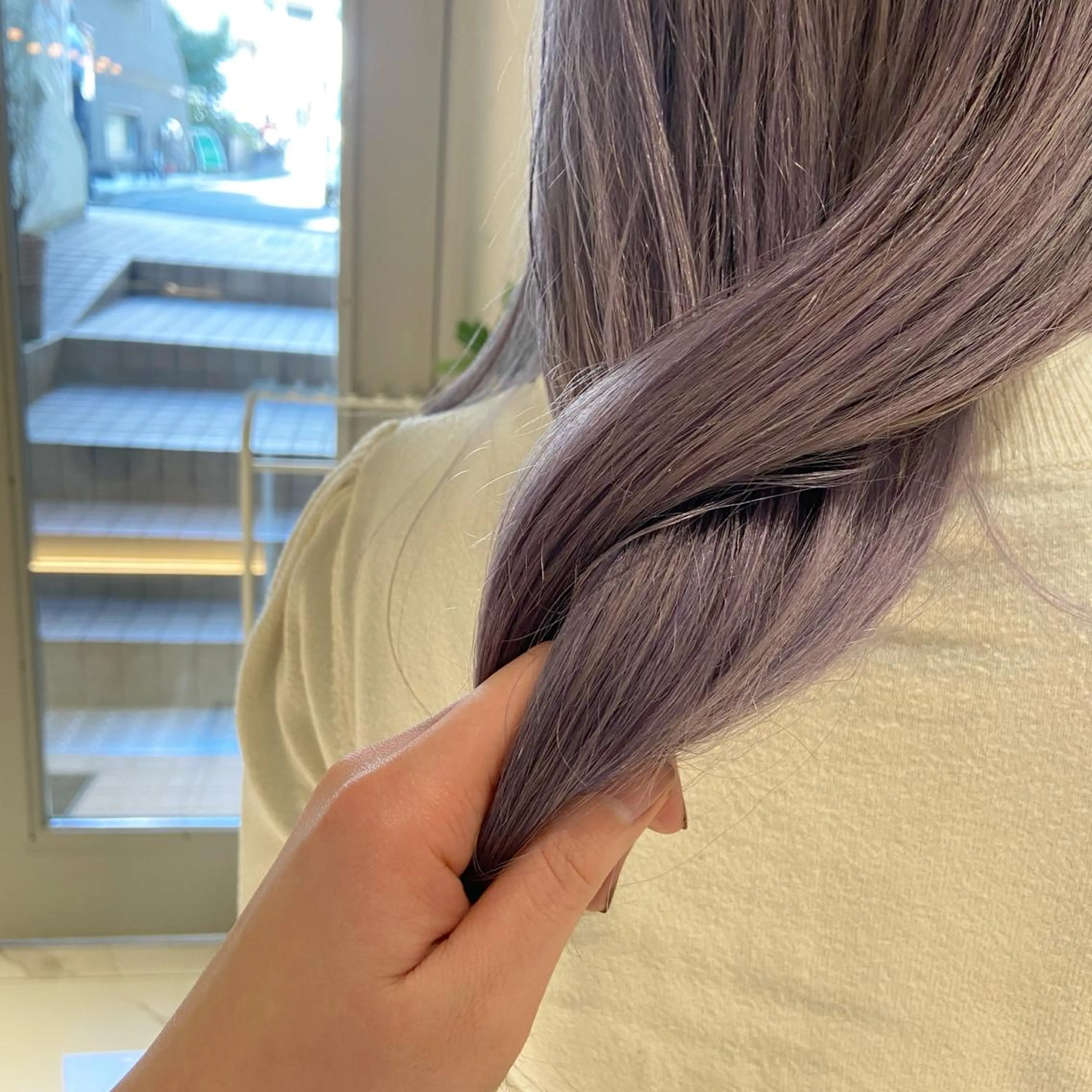 セミロング カラー ブリーチ ケアブリーチ ダブルカラー グレージュ ハイトーンカラー カジュアルを女っぽく 𝗮𝘆𝗮𝗰𝗼のヘアスタイル