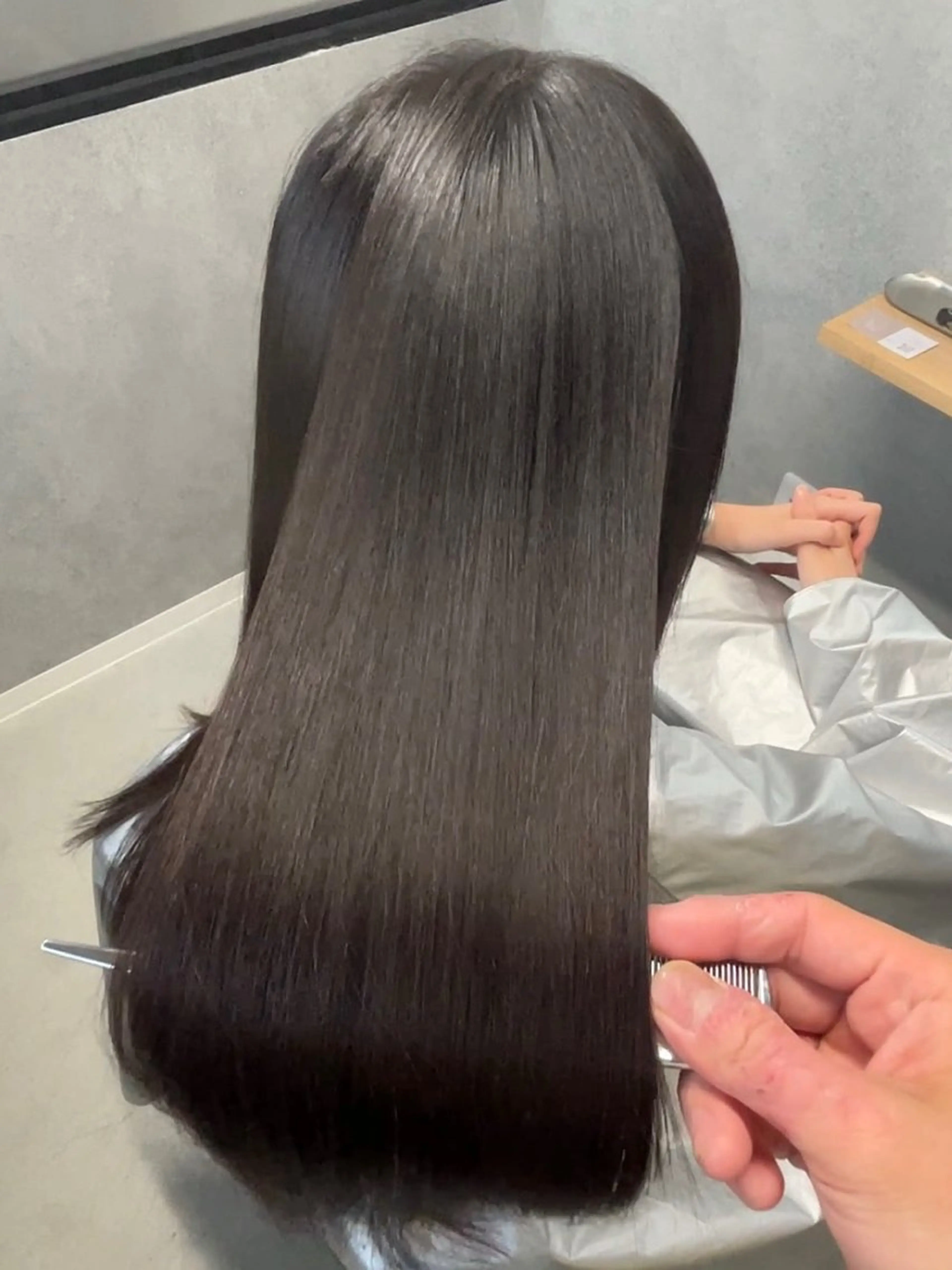 ロング ケアカラー 縮毛矯正 ヘアカラー 縮毛矯正 縮毛矯正/透明感 グレージュ/辻部雅人のヘアスタイル