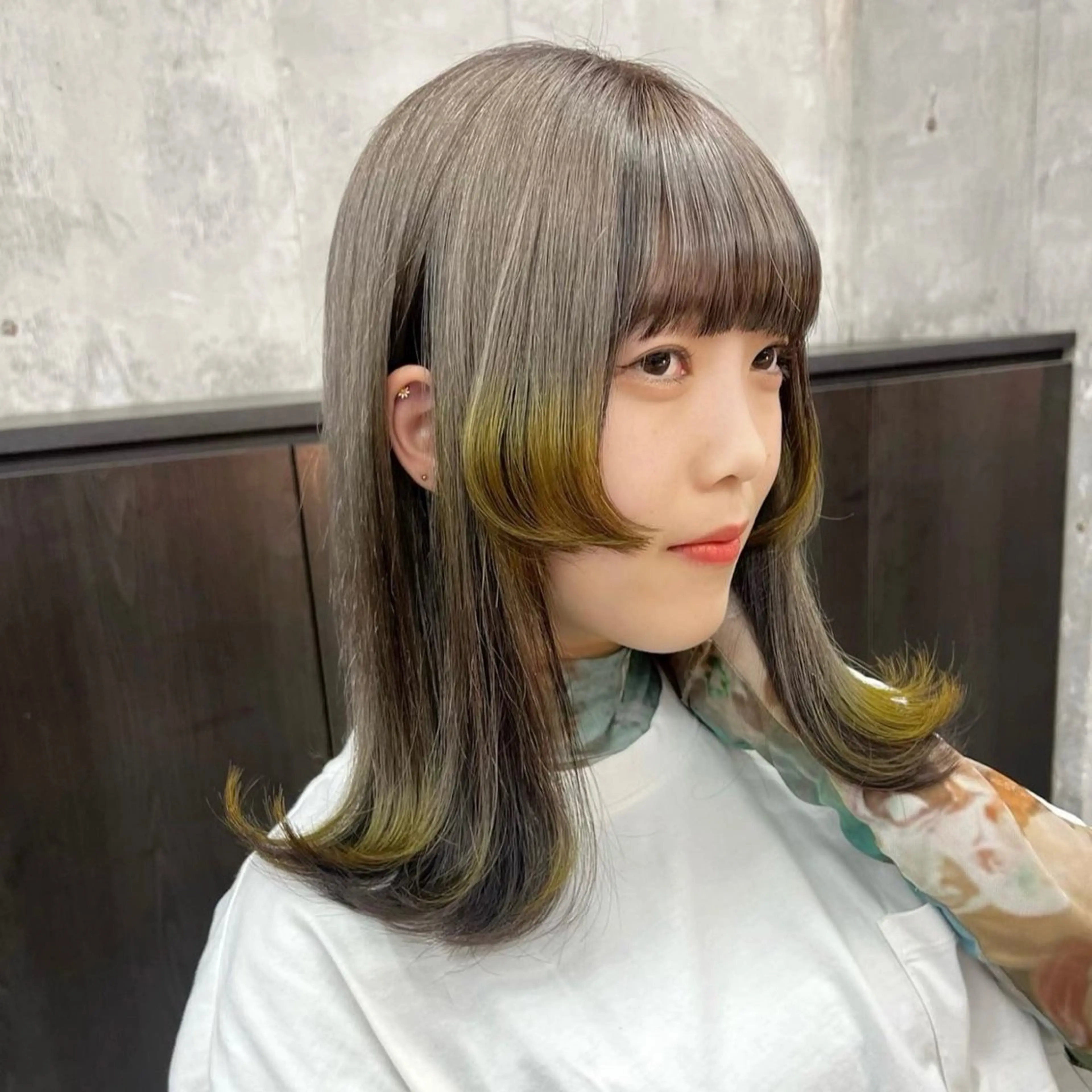 セミロング カラー グレージュ イエローカラー ヘアカラー トリートメント 韓国 /男女🆗 細江　美紅のヘアスタイル
