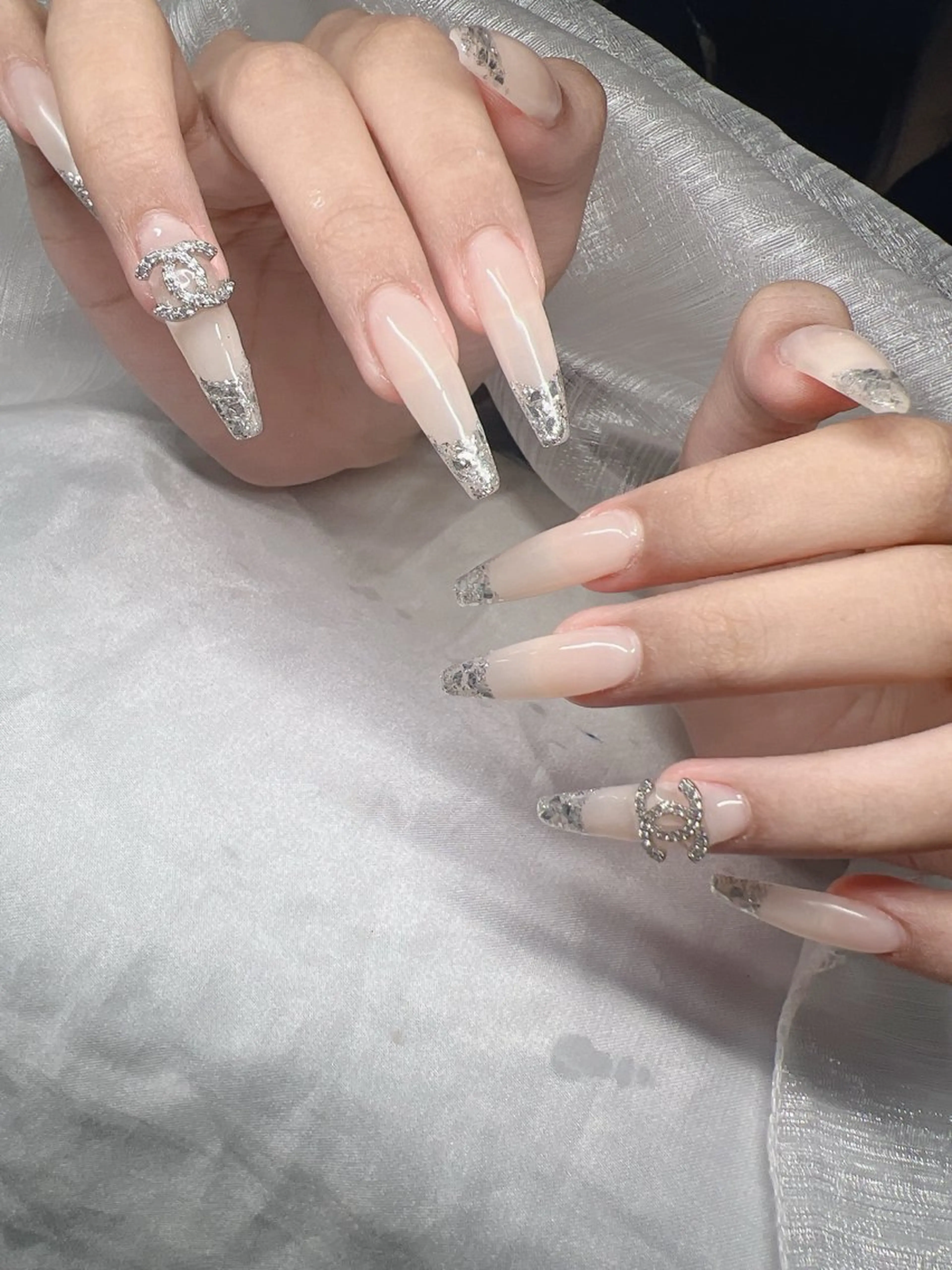 ネイル 長さ出し グラデーション 卒業式 キラキラネイル マグネットネイル ハンドネイル Lee Nailsのネイルデザイン