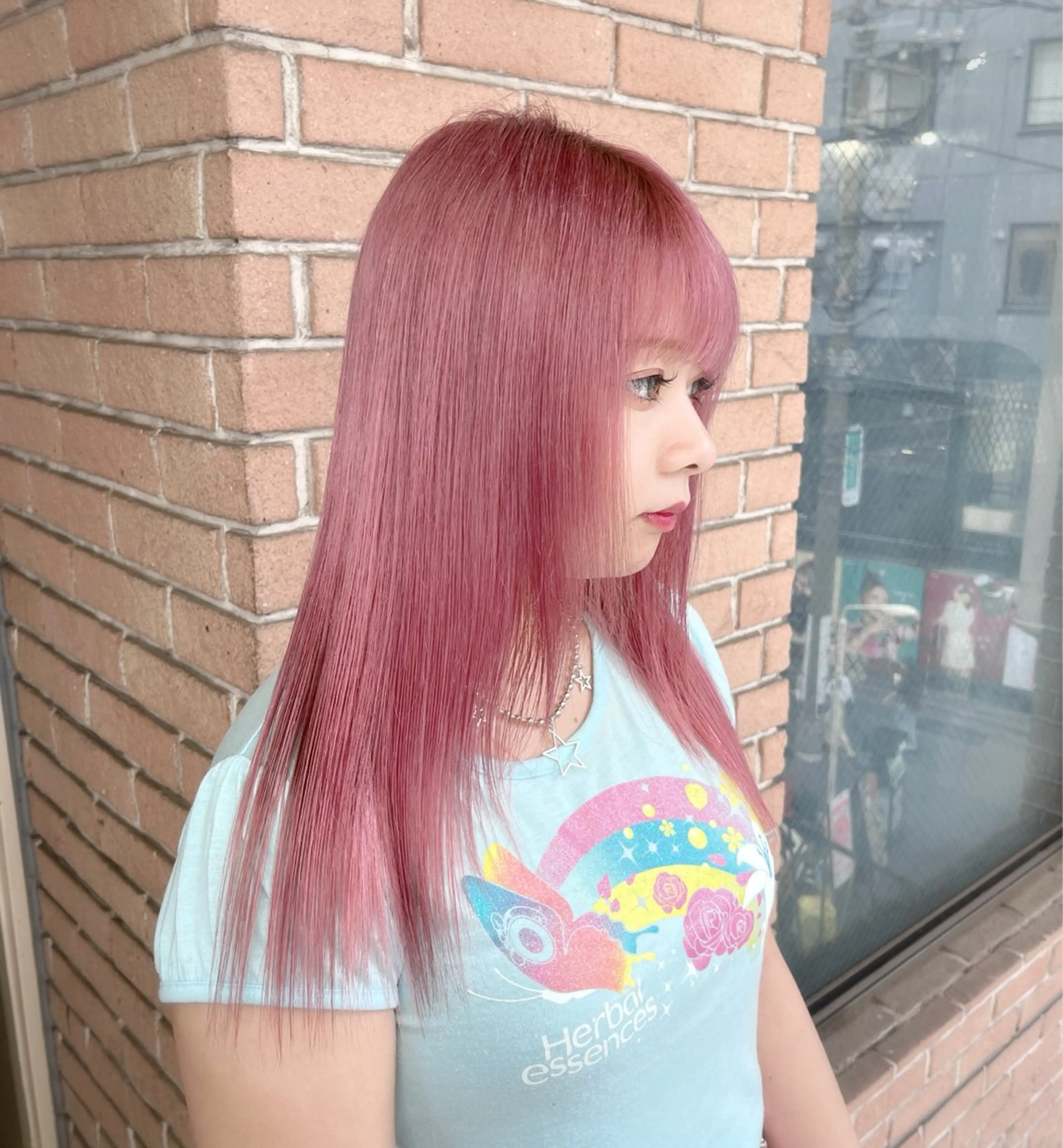 セミロング カラー ヘアアレンジ ブリーチ ヘアカラー ピンクカラー🩷 ヘアセットＮＯ.1のヘアスタイル