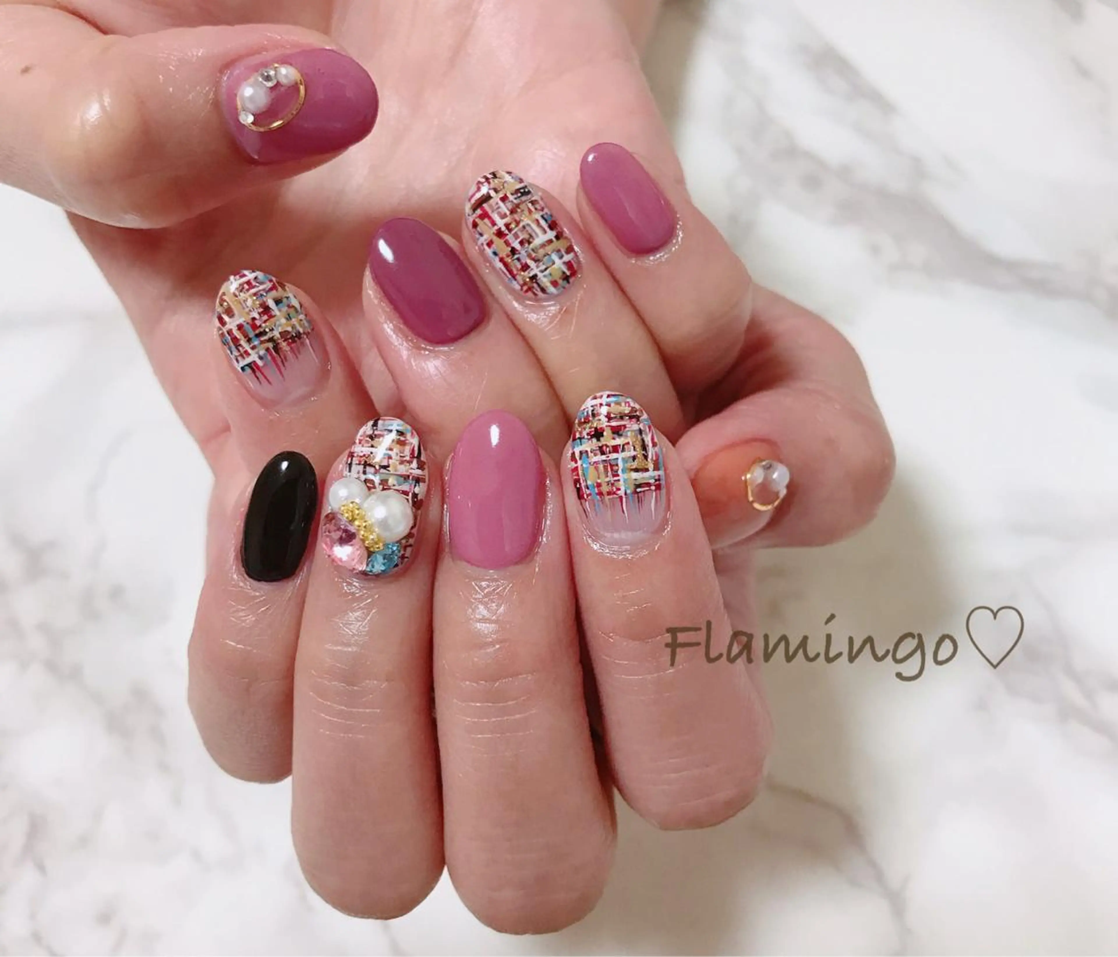 ネイル ニュアンスネイル シンプルネイル ストーンネイル ツイードネイル 冬ネイル 40代からの爪を守る ×ケア重視サロン♡のネイルデザイン