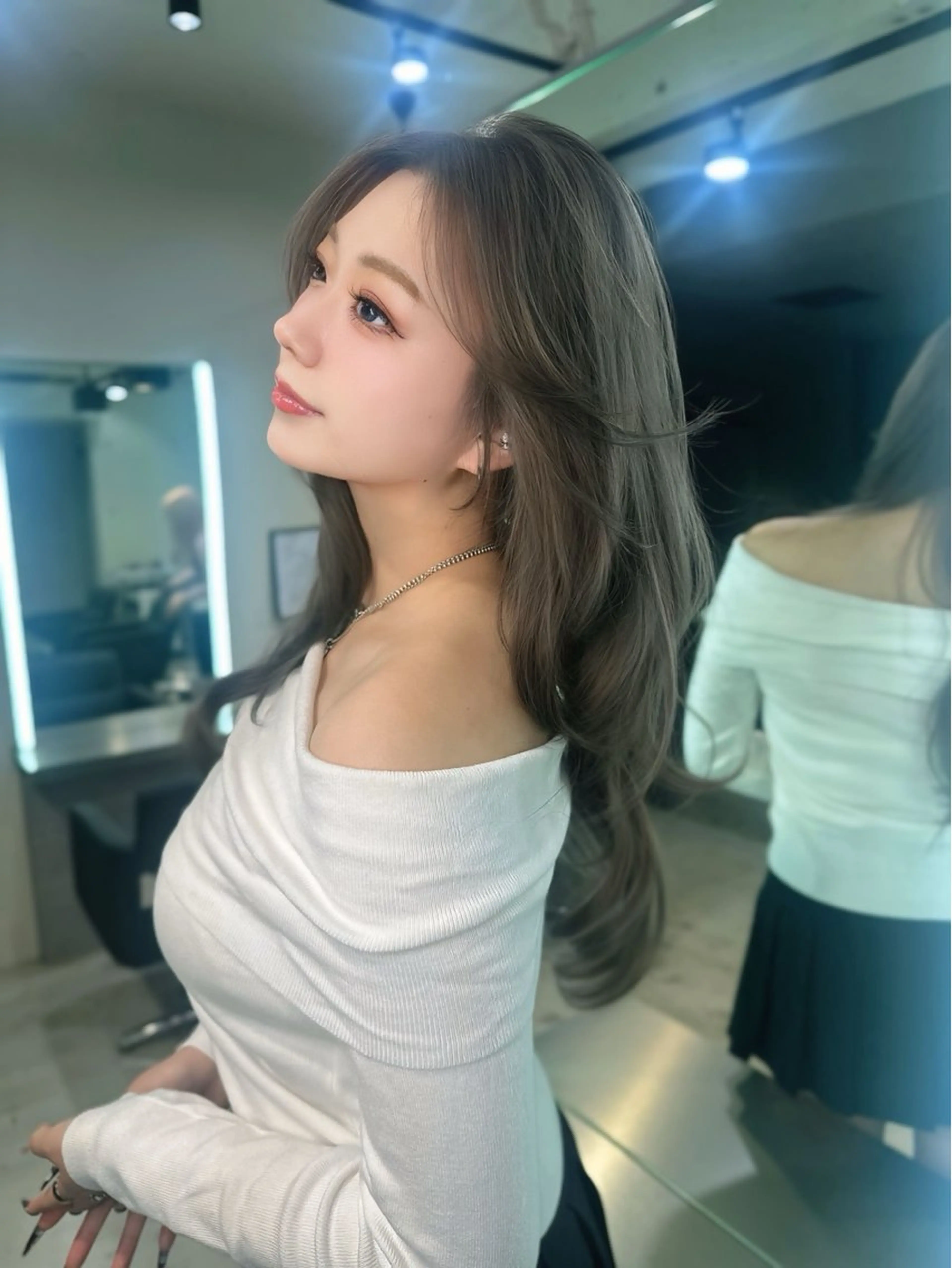 ロング カラー ヘアカラー 韓国レイヤー 似合わせカラーのヘアスタイル