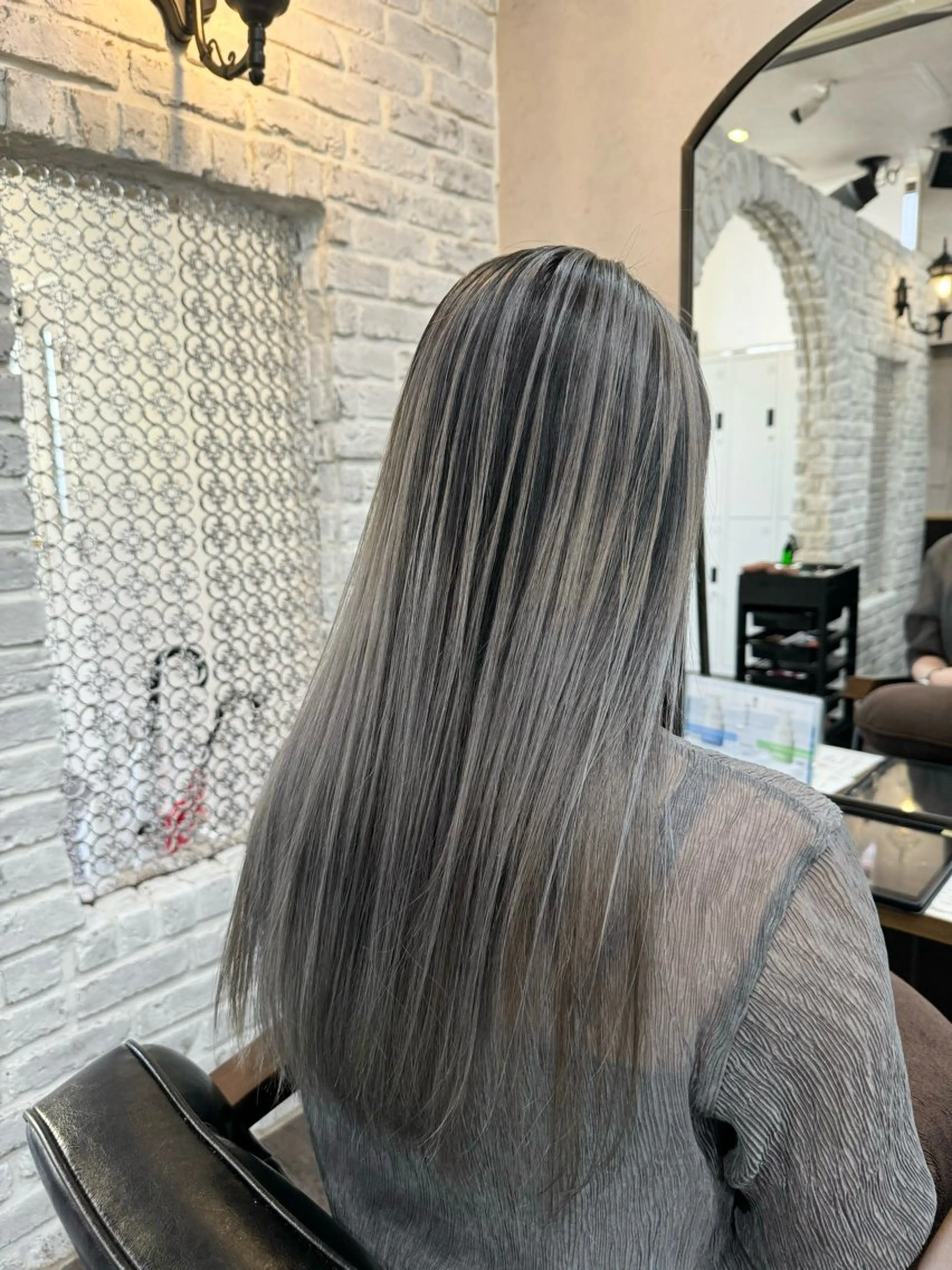 セミロング カラー バレイヤージュ グレージュ レイヤーカット レイヤー/艶カラー 🫧守利のヘアスタイル
