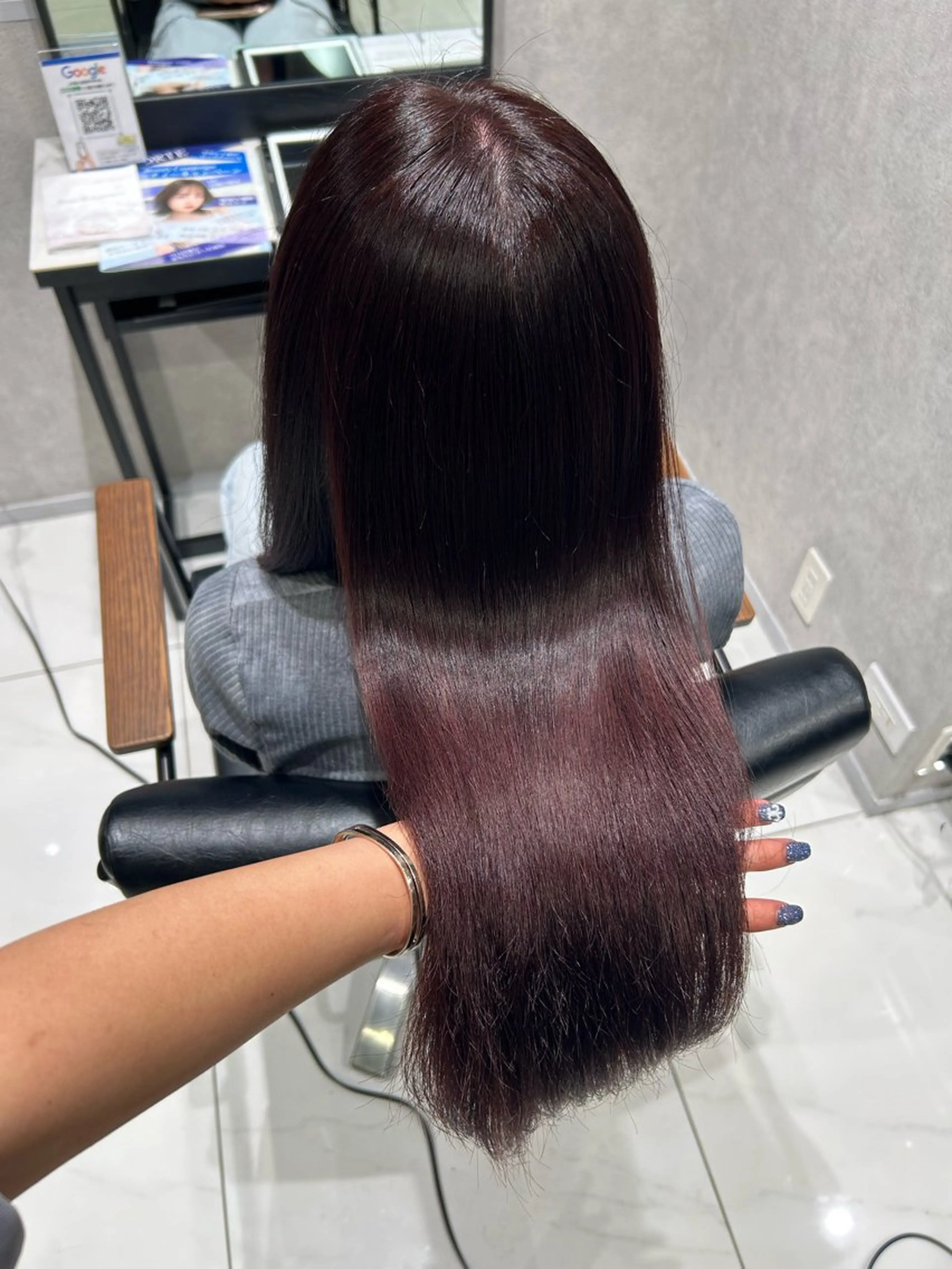 カラー 透明感カラー🩵 束感まつげ🪼海月のヘアスタイル
