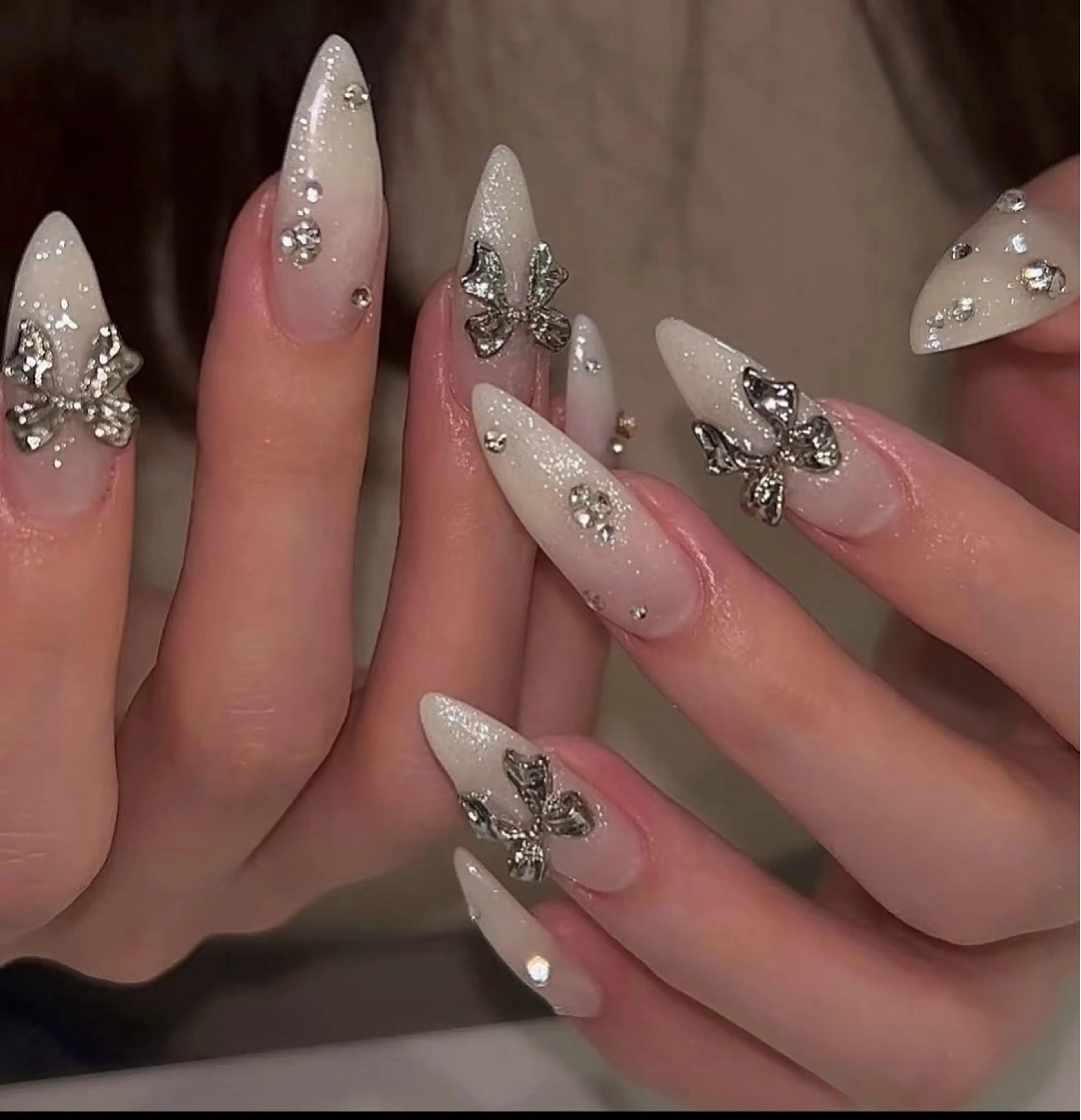 ネイル アートネイル 長さ出し ジェルネイル マグネットネイル ニュアンスネイル なな_ CloudyChanのネイルデザイン