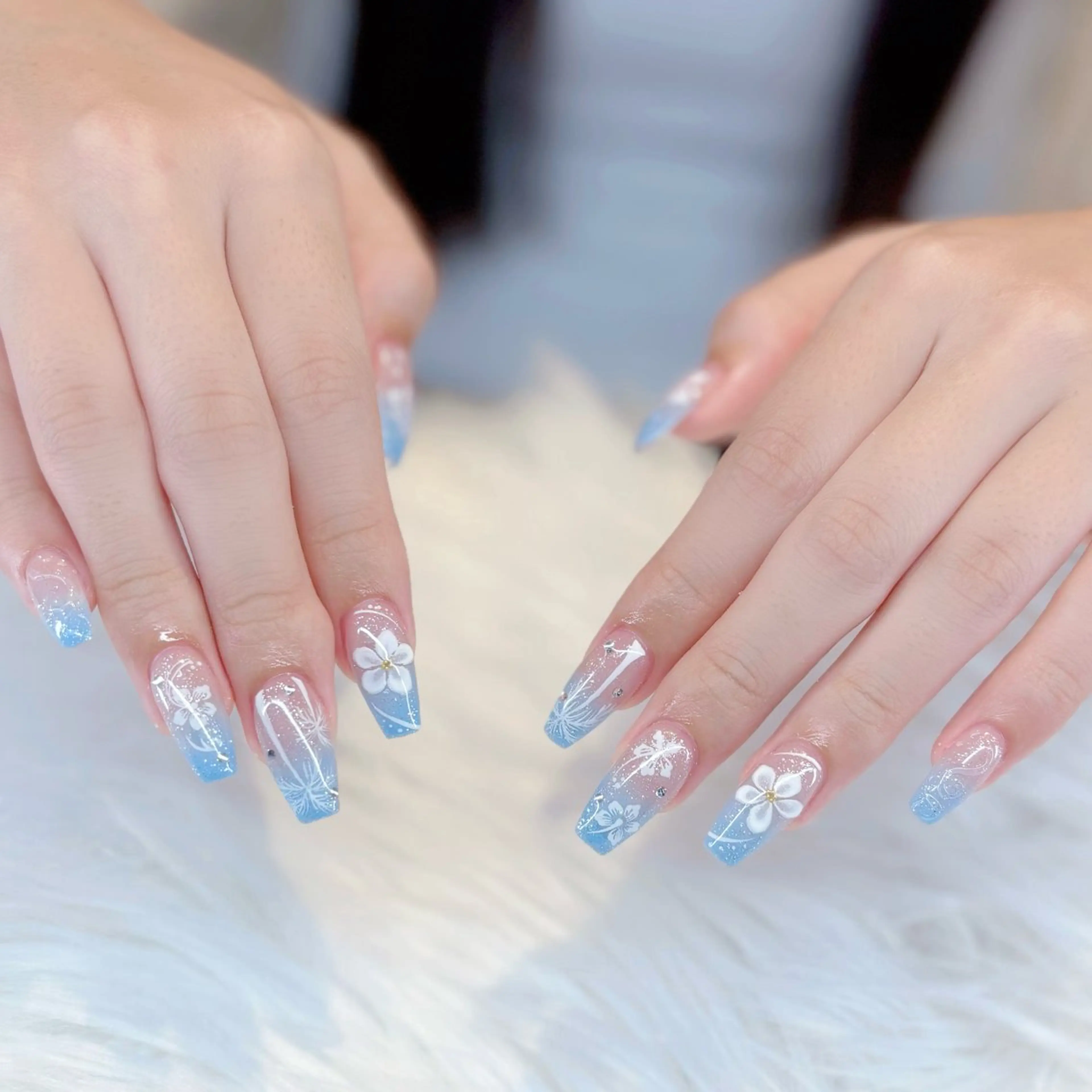 ネイル グラデーション キラキラネイル 韓国ネイル 夏ネイル ハンドネイル Keli Nail 難波のネイルデザイン
