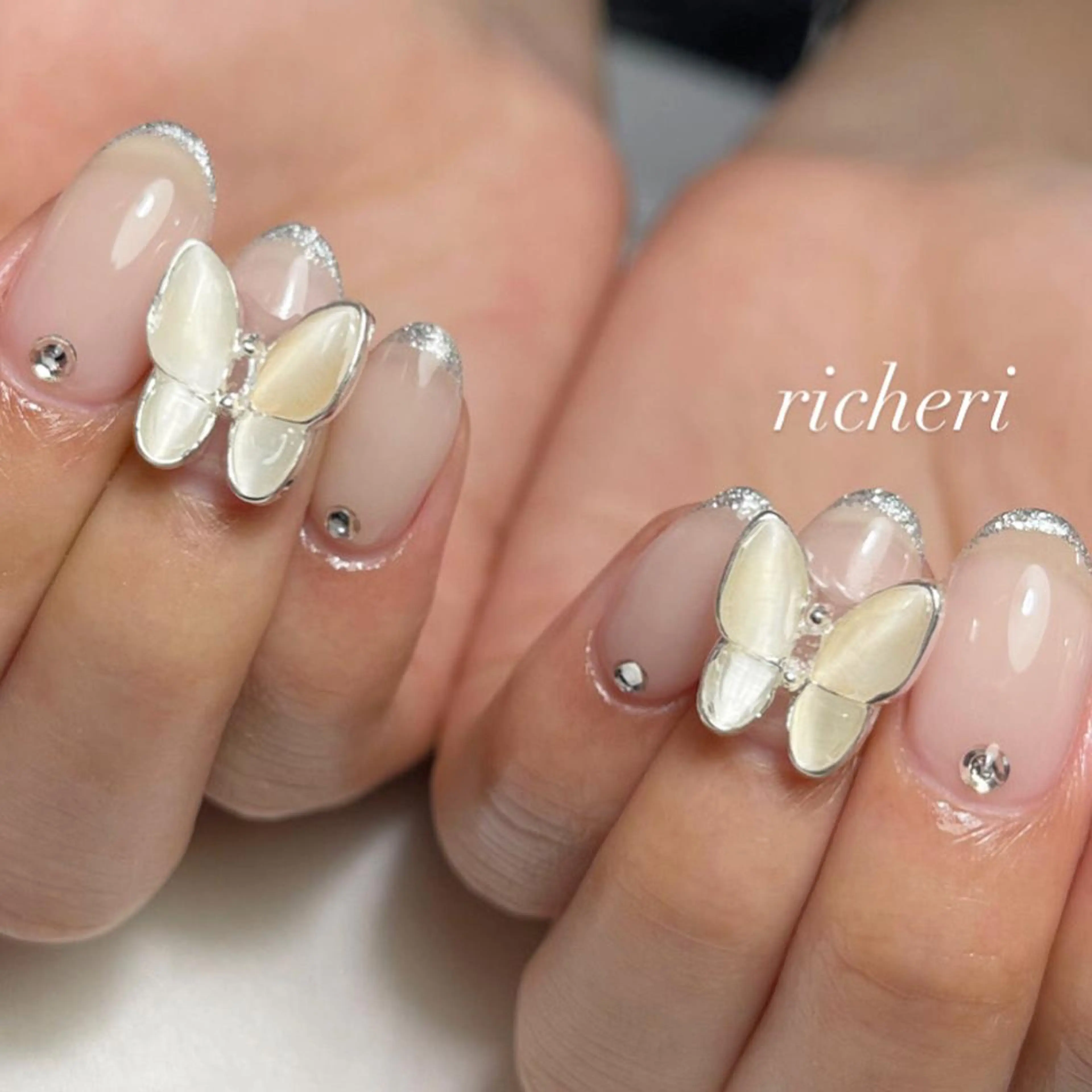 ミディアム ネイル ハンドネイル richeri beautyのエステ・リラクイメージ