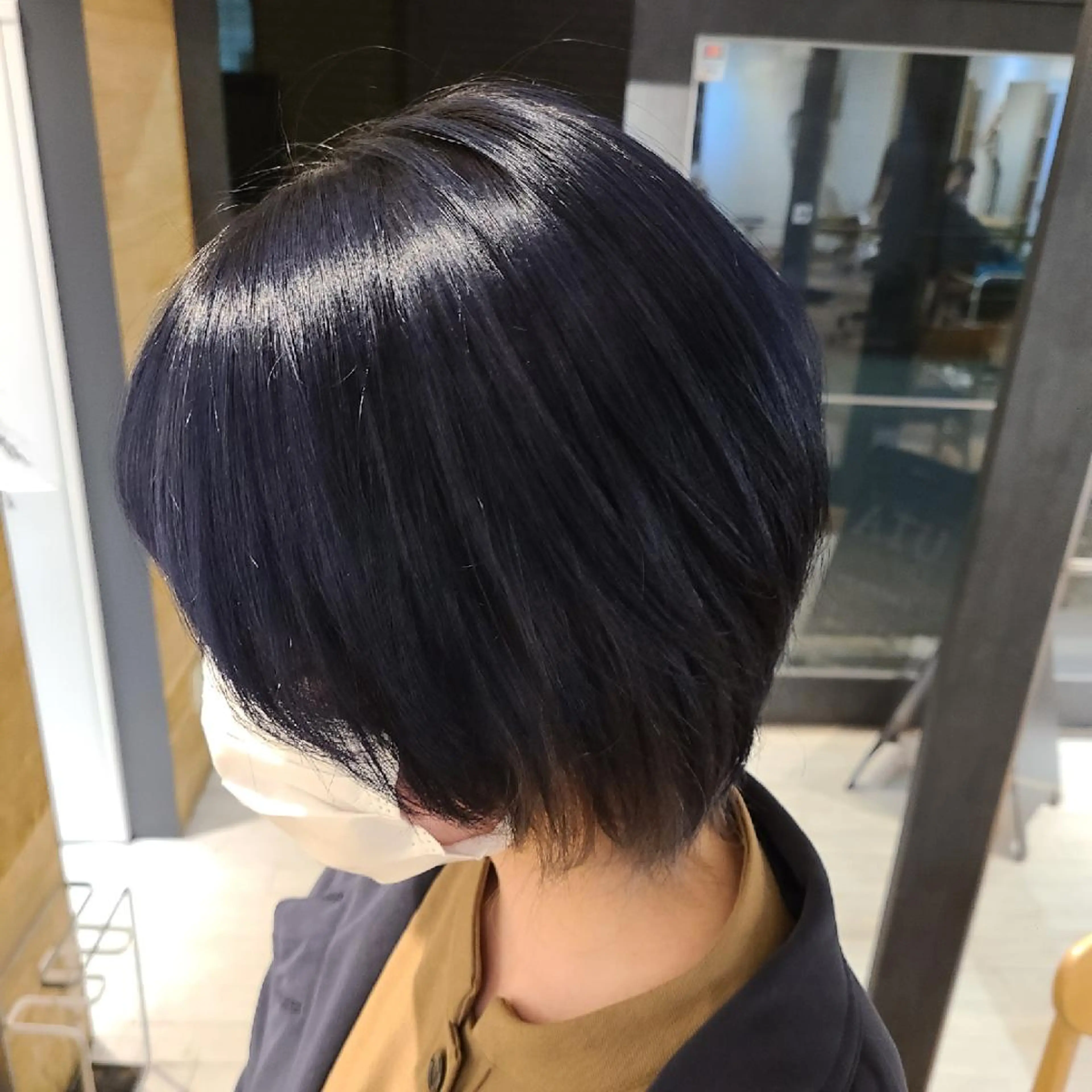 ショート カラー 黒髪 透明感カラー ネイビーカラー カット ヘアカラー トリートメント 【ネウィ天王寺 】seiyaのヘアスタイル