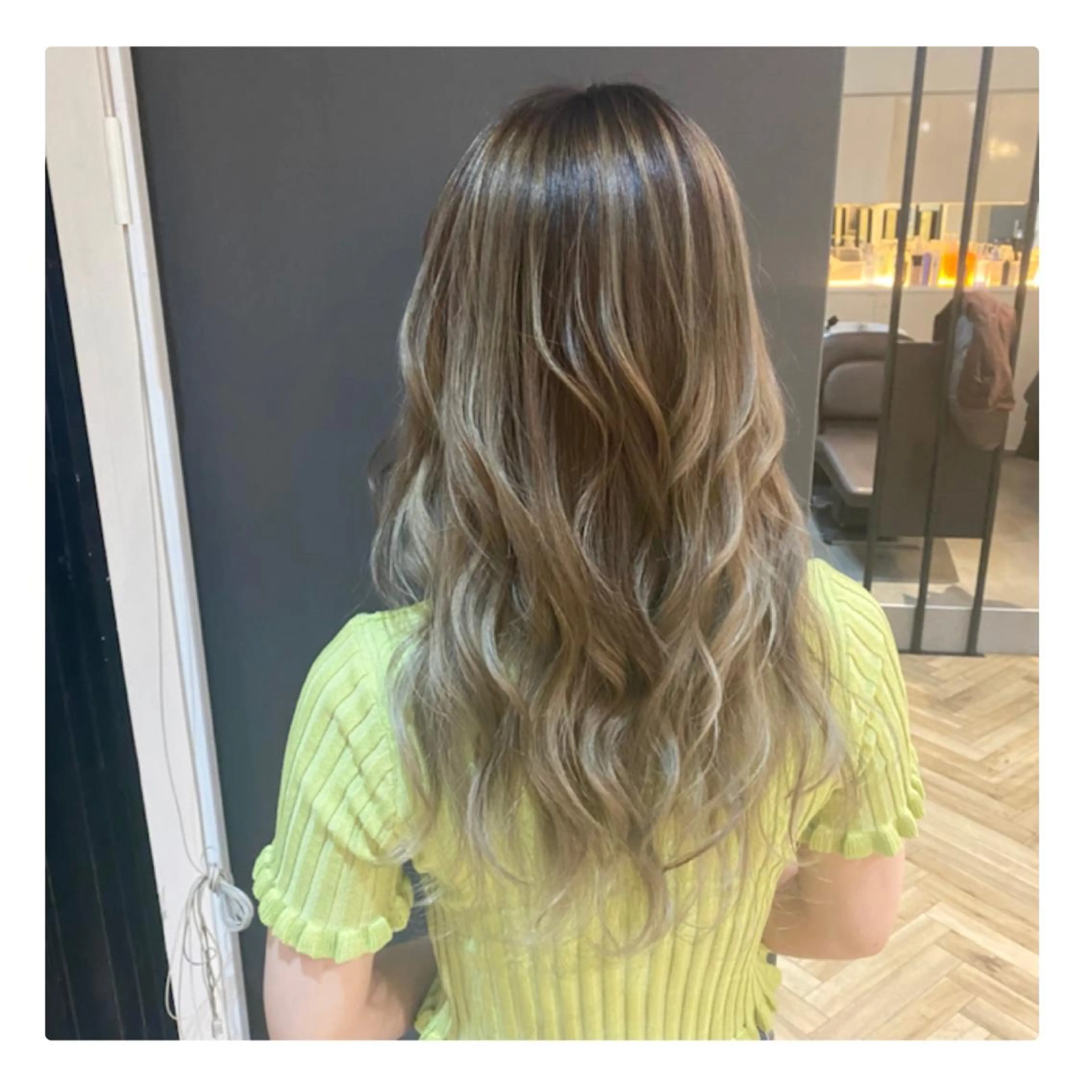 ロング カラー カット ヘアカラー トリートメント YUNA ユウナのヘアスタイル