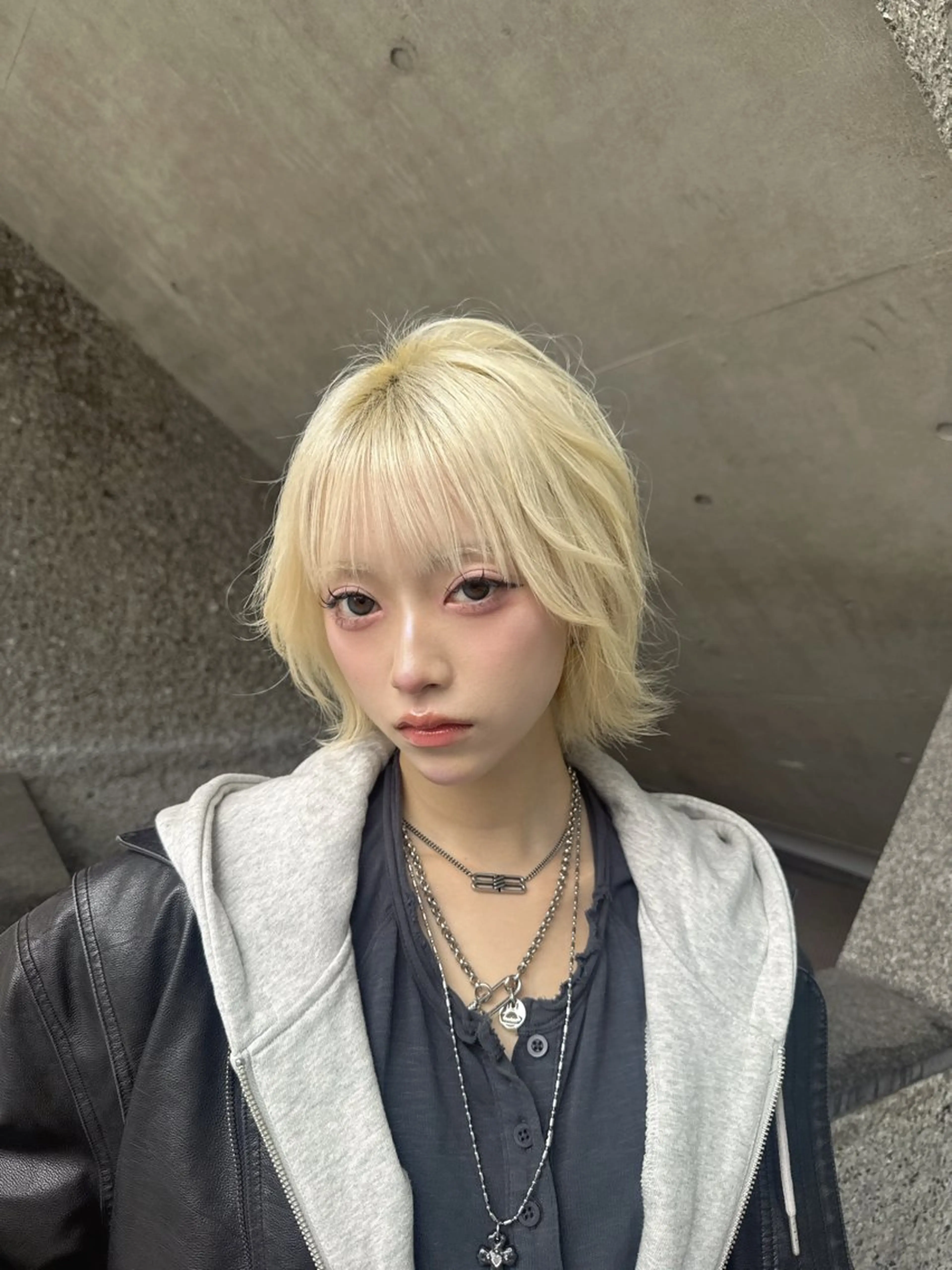 ショート カラー ベージュカラー ブリーチ ブロンド ケアブリーチ 透明感カラー カット ヘアカラー 透明感カラー特化 🫧TAISEIのヘアスタイル