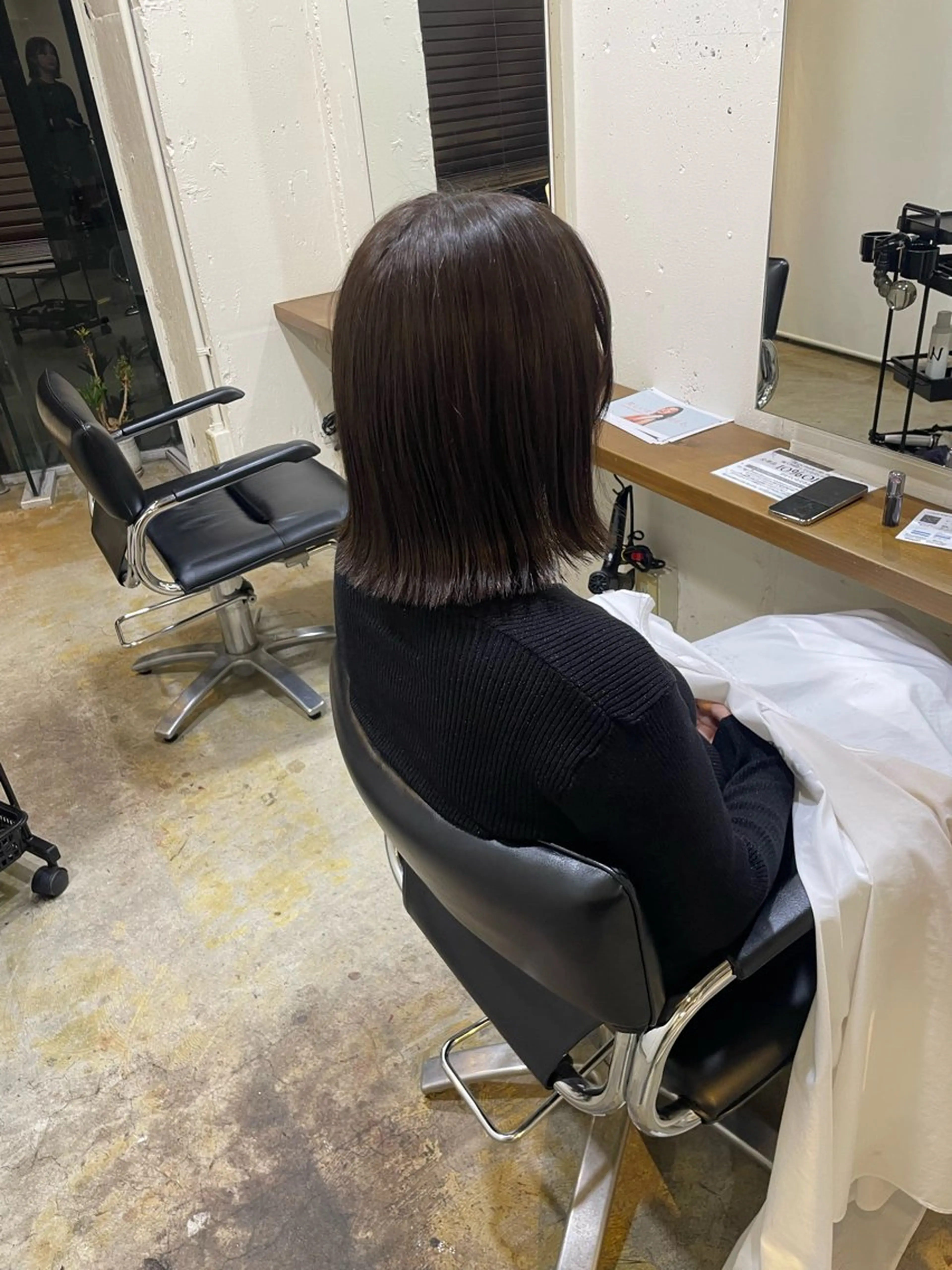 ミディアム カラー ダークグレー ダークグレージュ グレージュ カット ヘアカラー トリートメント MIOベージュカラー 柔らかいカラーのヘアスタイル