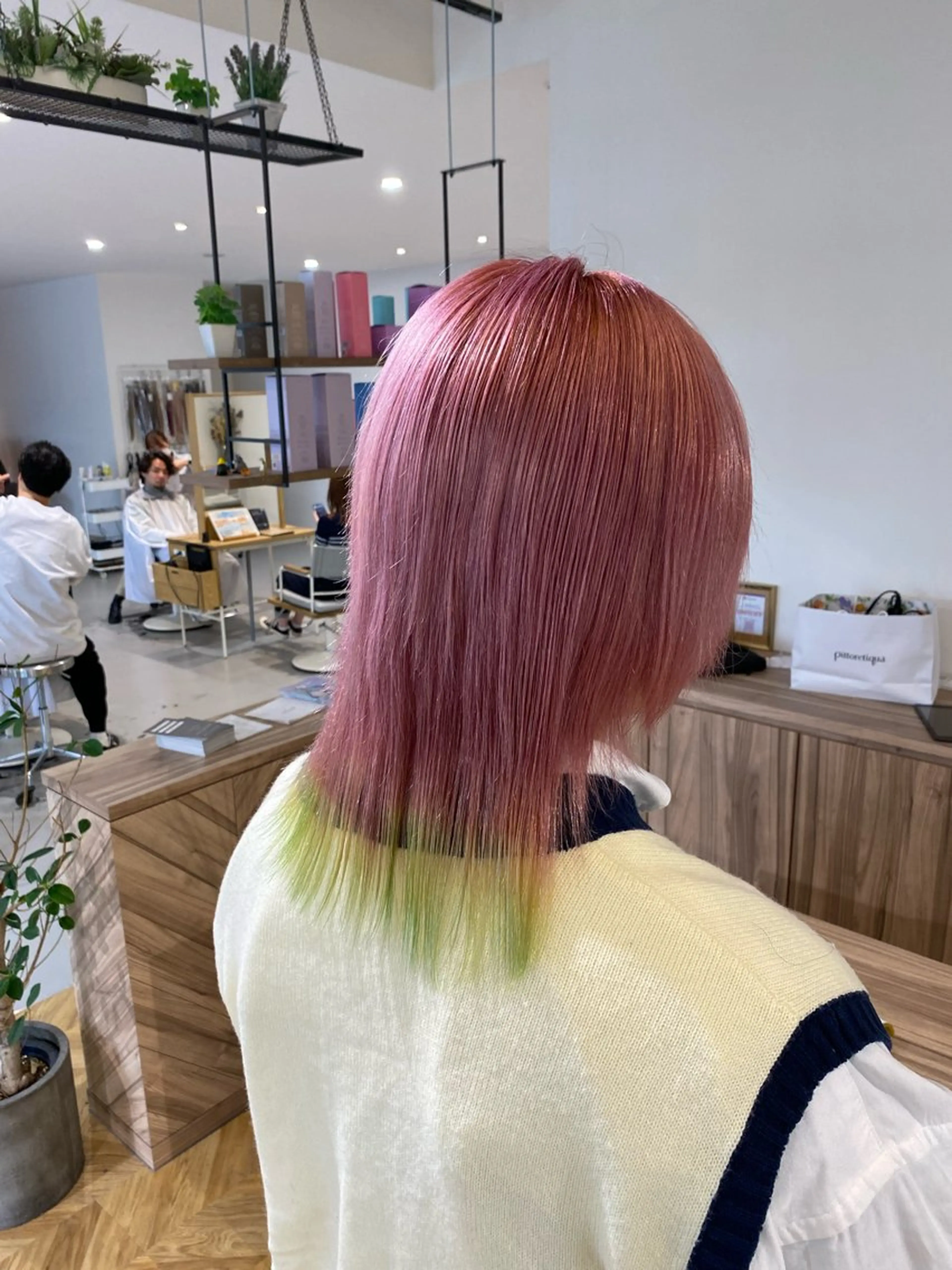 ショート カラー yate'/ Wカラー/小出捷也のヘアスタイル