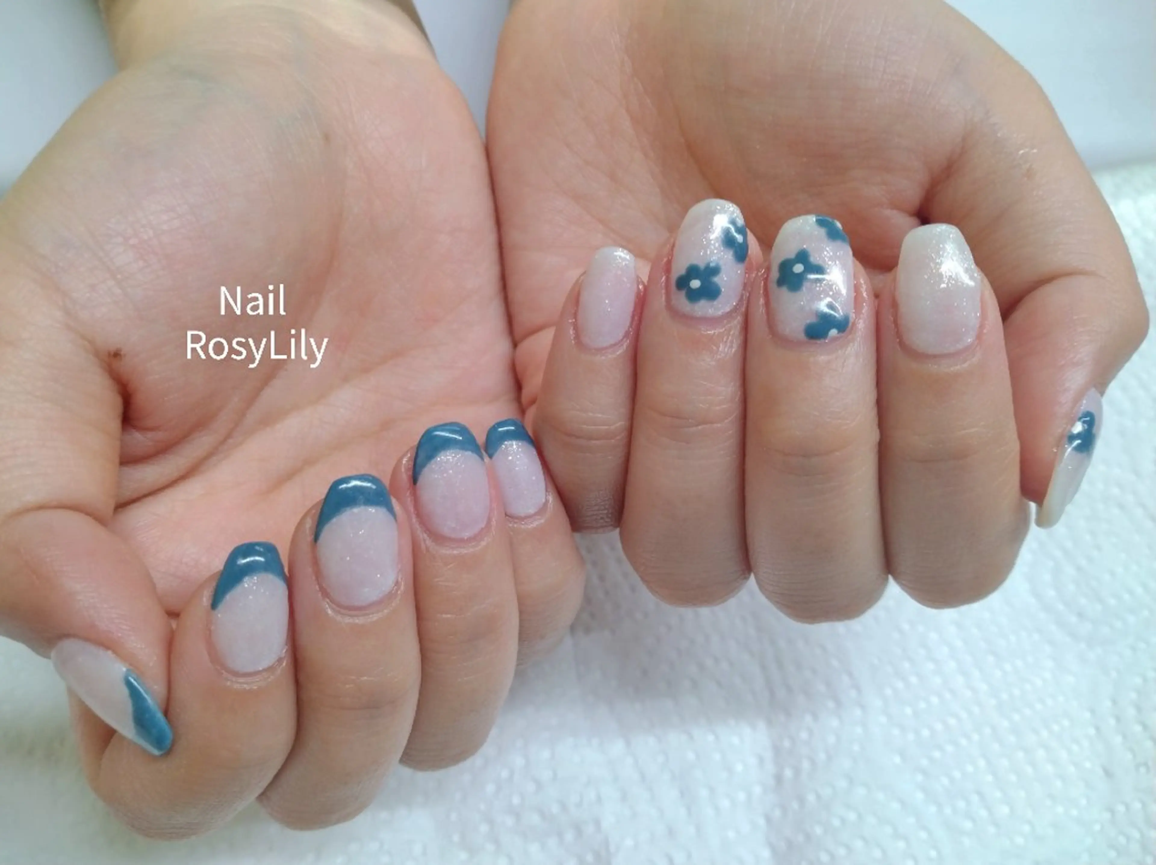 ネイル ブルー フレンチネイル 持ち込み ハンドネイル ハンドケア プライベートサロン RosyLily所属・プライベートサロン Rosy Lilyのネイルデザイン