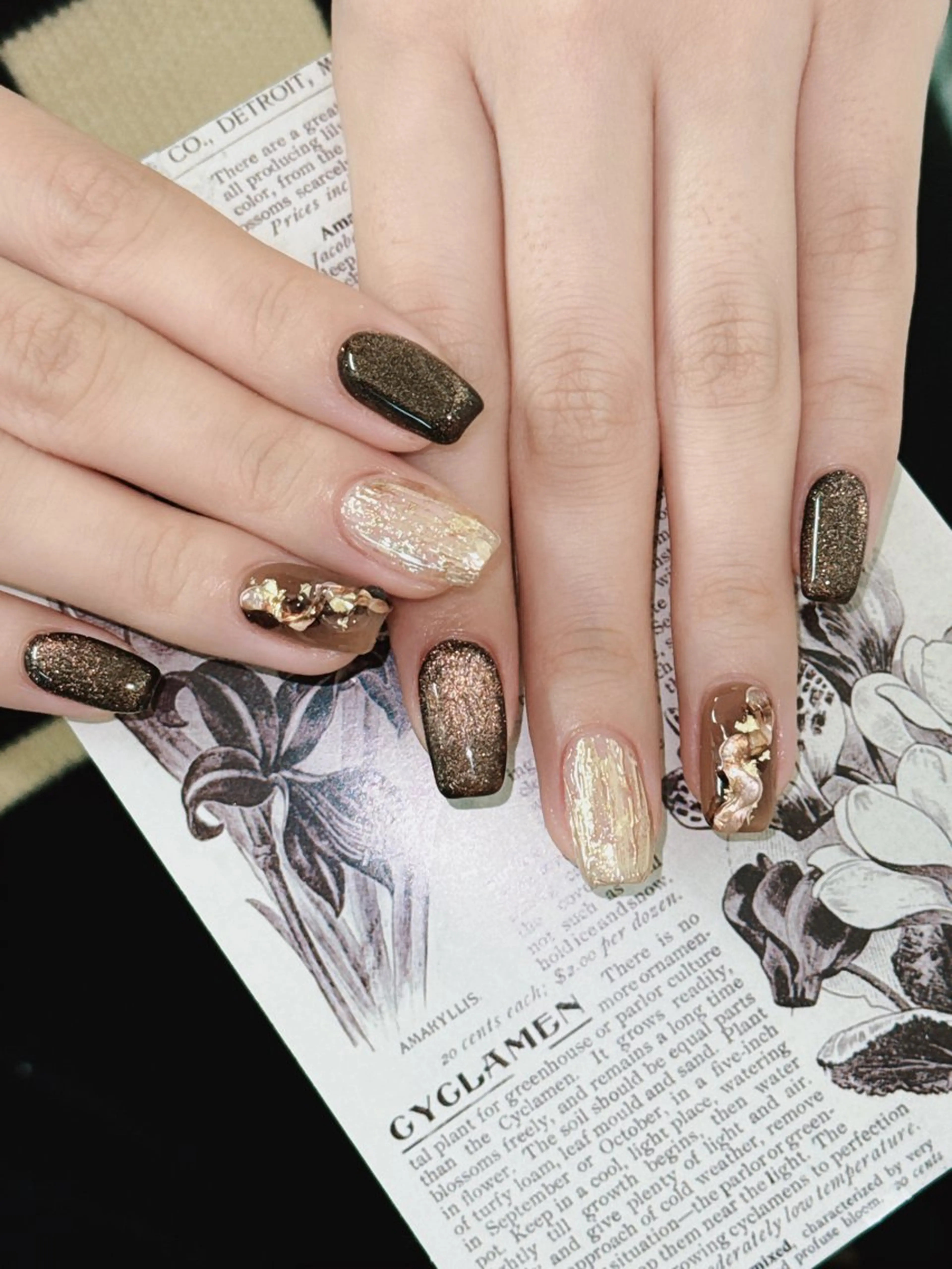 ネイル ハンドネイル グロー ネイルのネイルデザイン