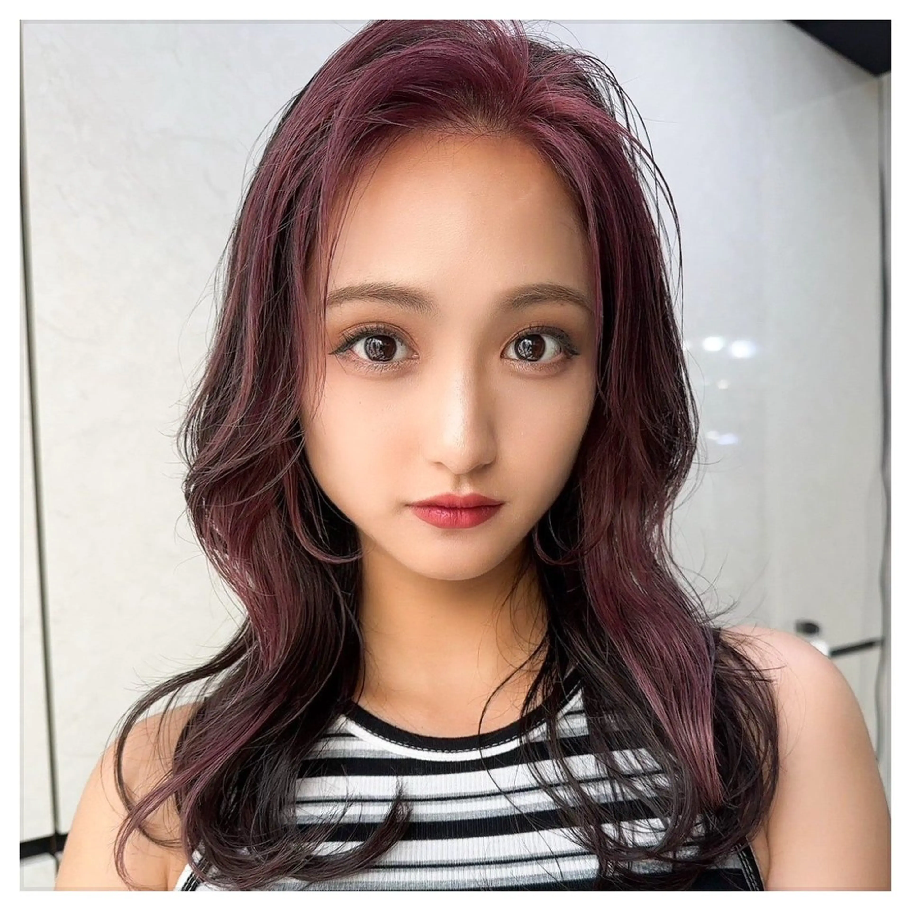 セミロング カラー カット ヘアカラー トリートメント ショート・ハイトーン ズーキーのヘアスタイル