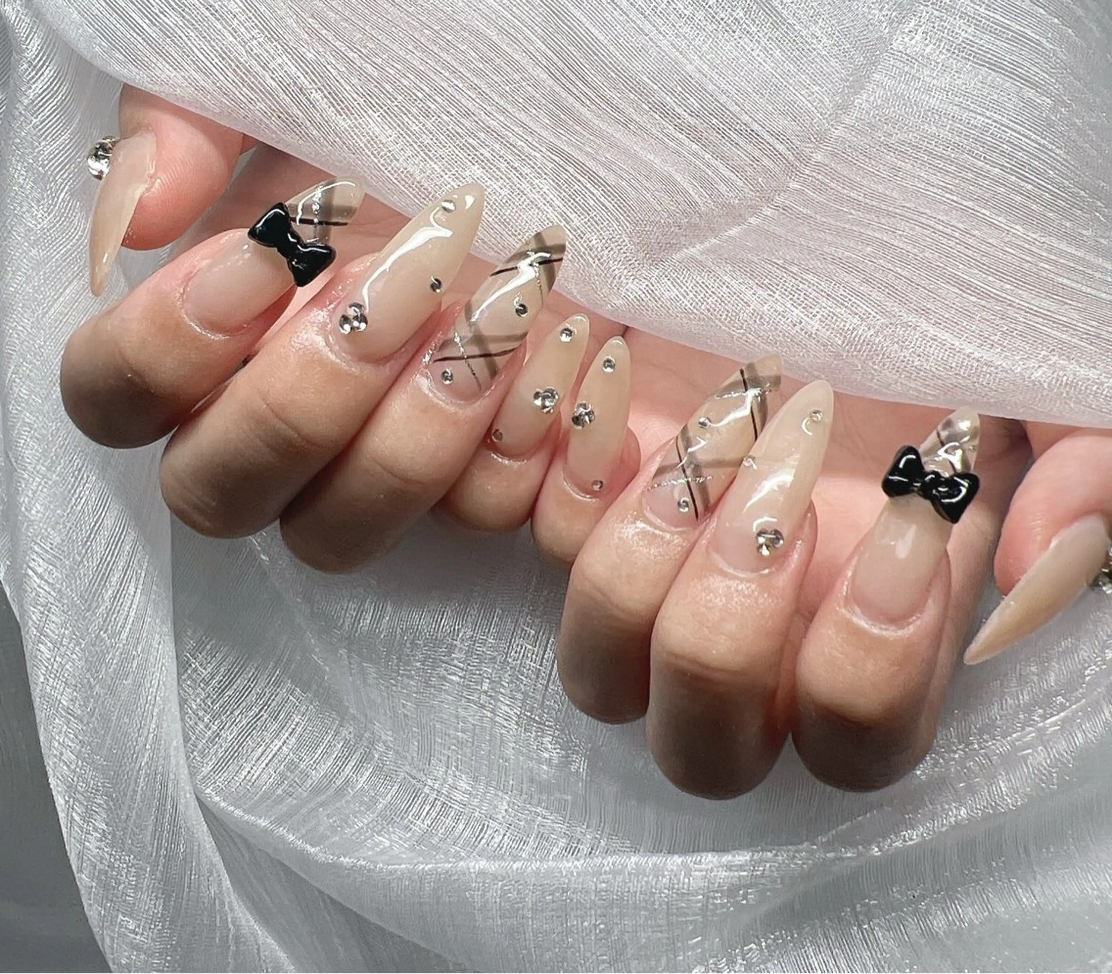 ネイル 長さ出し グラデーション 卒業式 キラキラネイル マグネットネイル ハンドネイル Lee Nailsのネイルデザイン