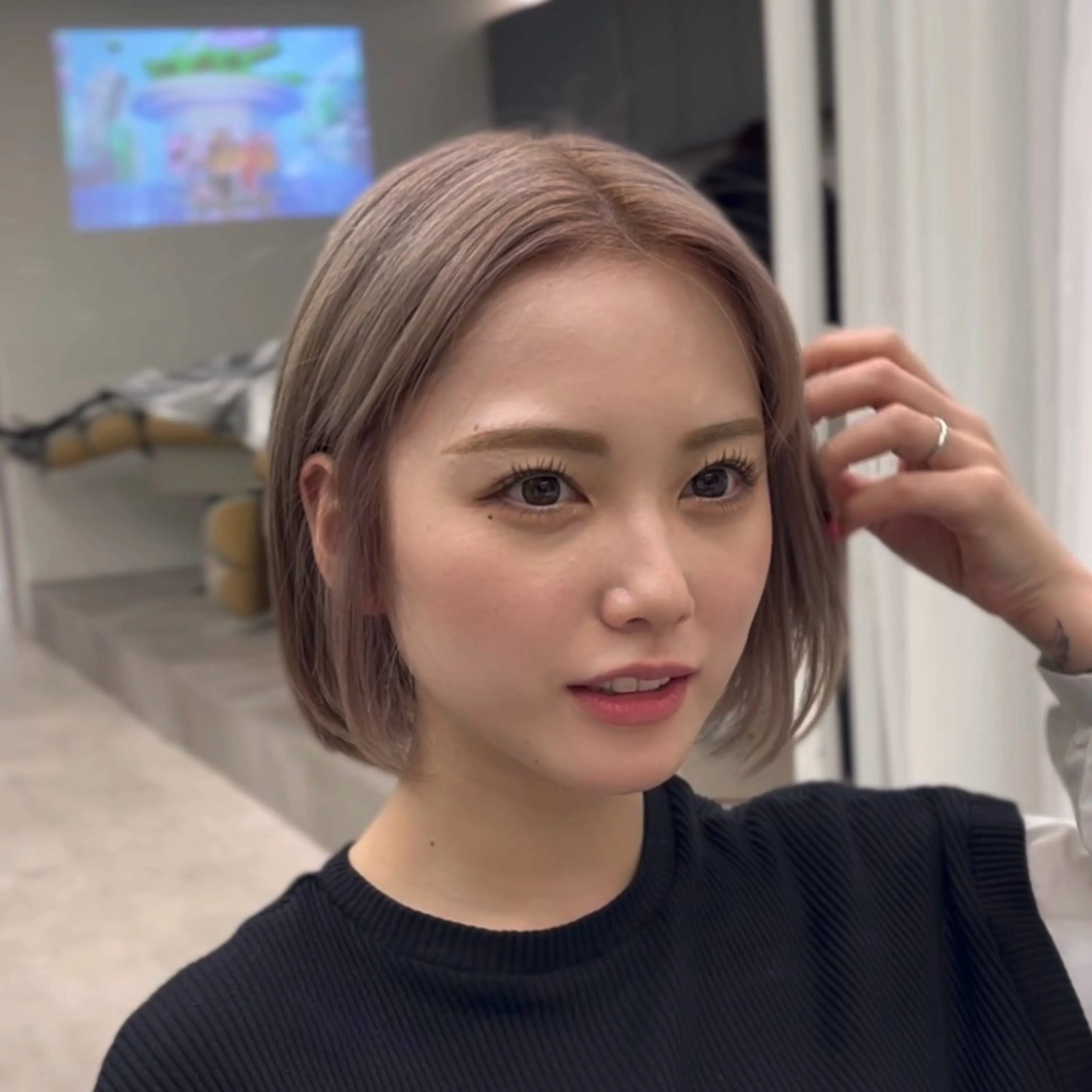 ショート カラー パーマ ヘアアレンジ メンズ メンズ韓国風 イルミナカラー 髪質改善 韓国風ヘア レイヤーカット 韓国ヘア×顔まわり 🇰🇷和知拓郎のヘアスタイル