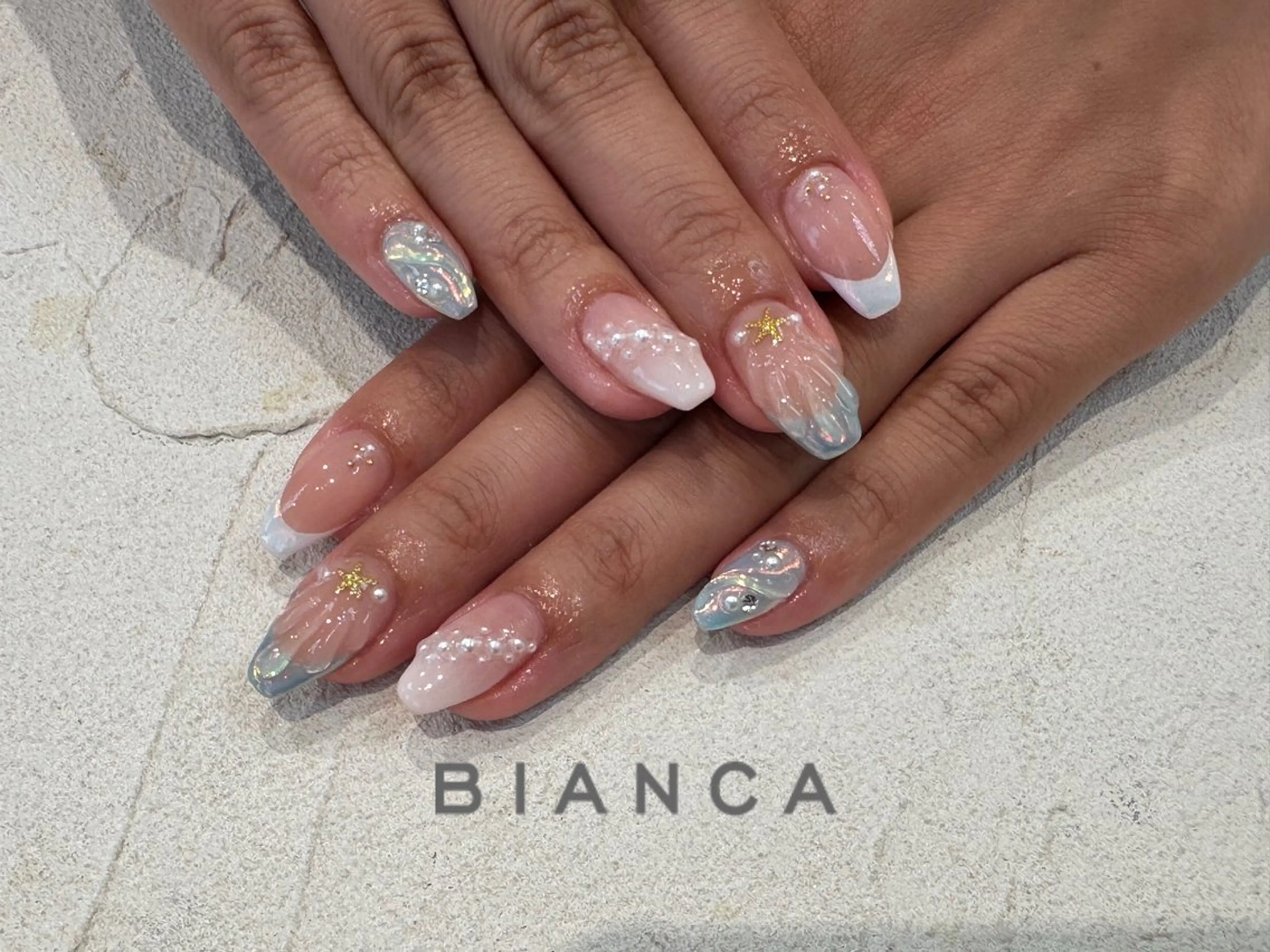 ネイル ハンドネイル Bianca 🩵 Ayakoのネイルデザイン