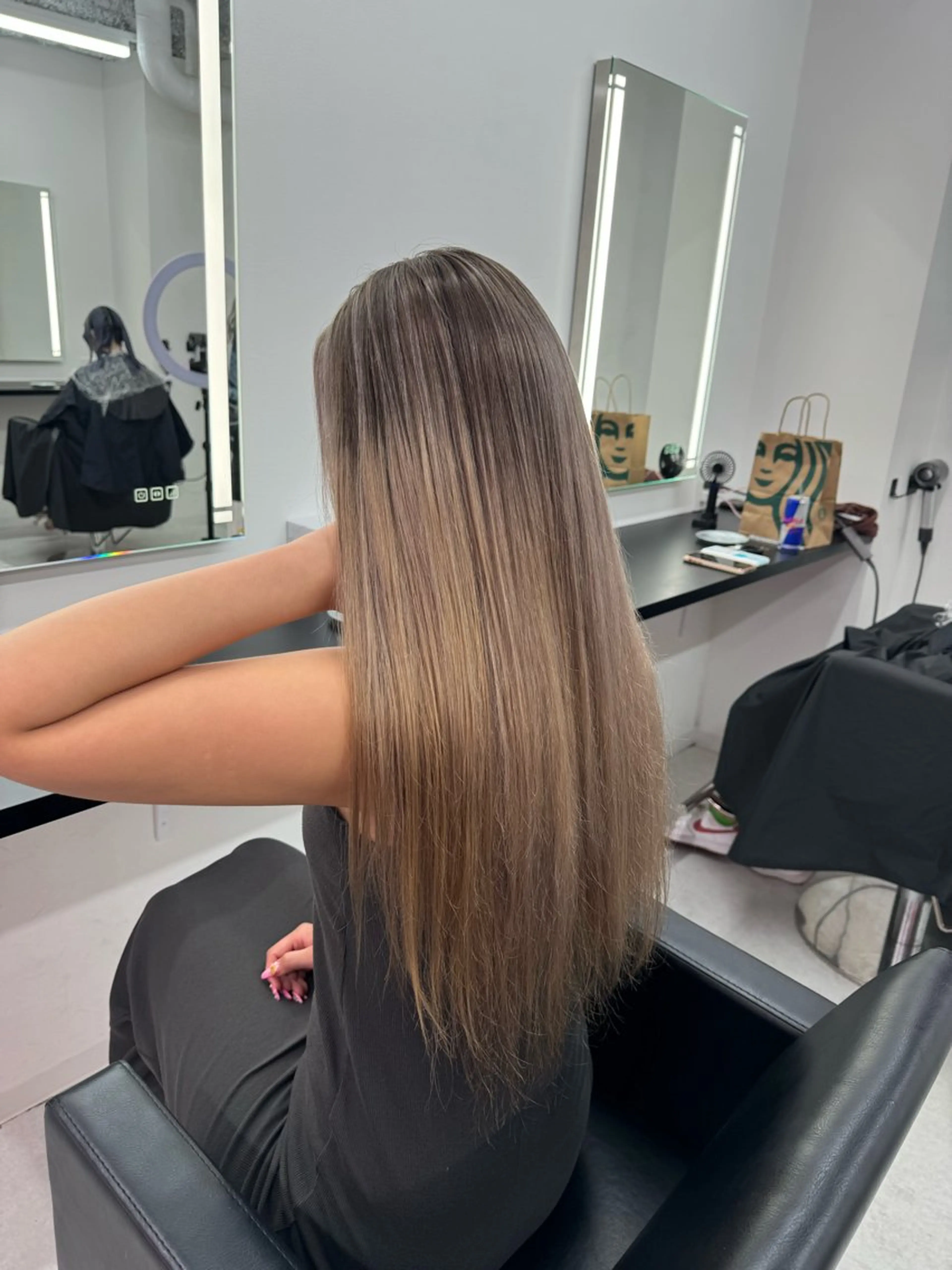 ロング カラー ヘアカラー トリートメント ブリーチカラー💖 rukaのヘアスタイル