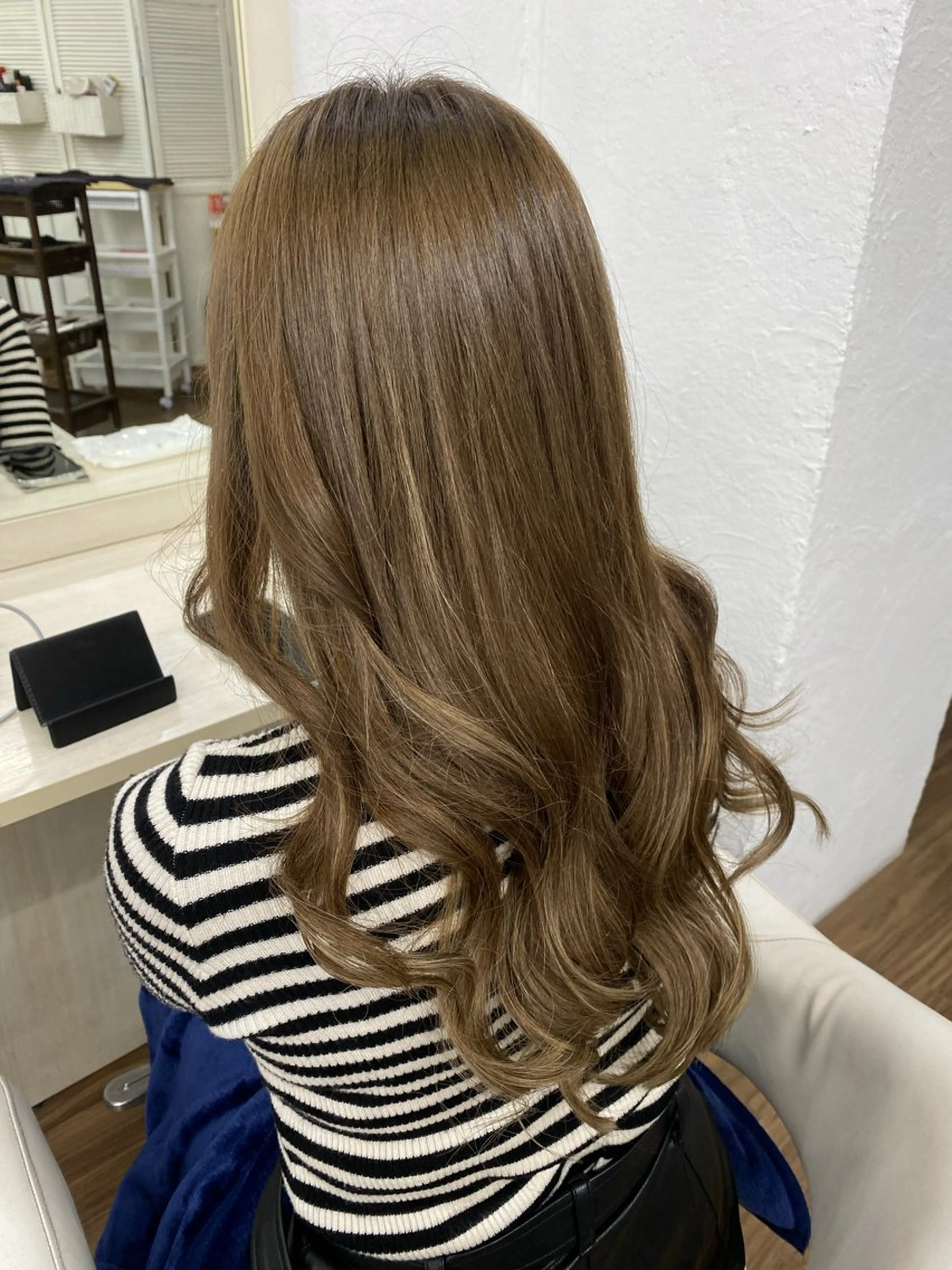 セミロング カラー アッシュ アッシュブラウン ブラウンカラー エクステ エクステ GLOSS 心斎橋 山上のヘアスタイル