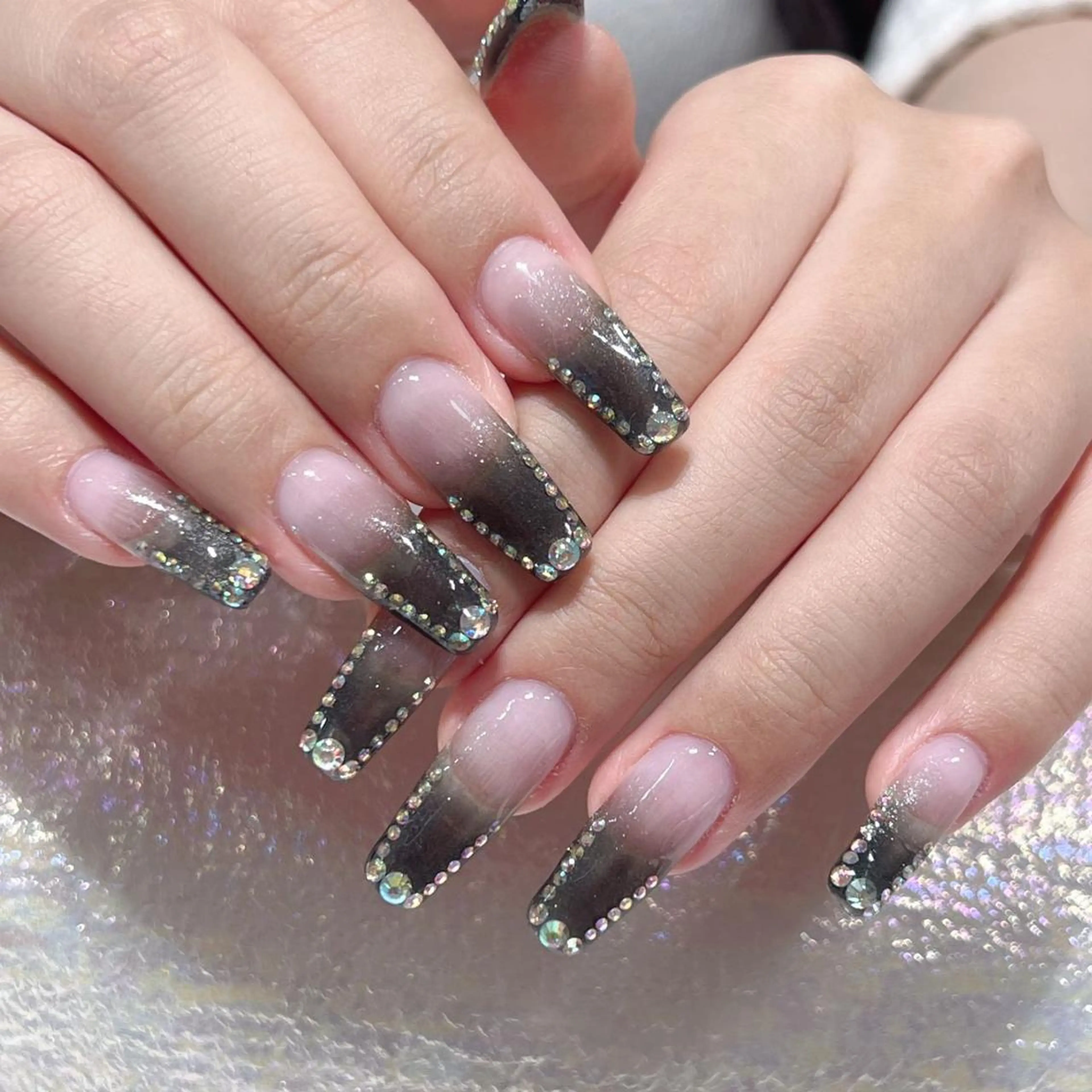 ネイル アートネイル 長さ出し ネイルチップ Queens テイのネイルデザイン