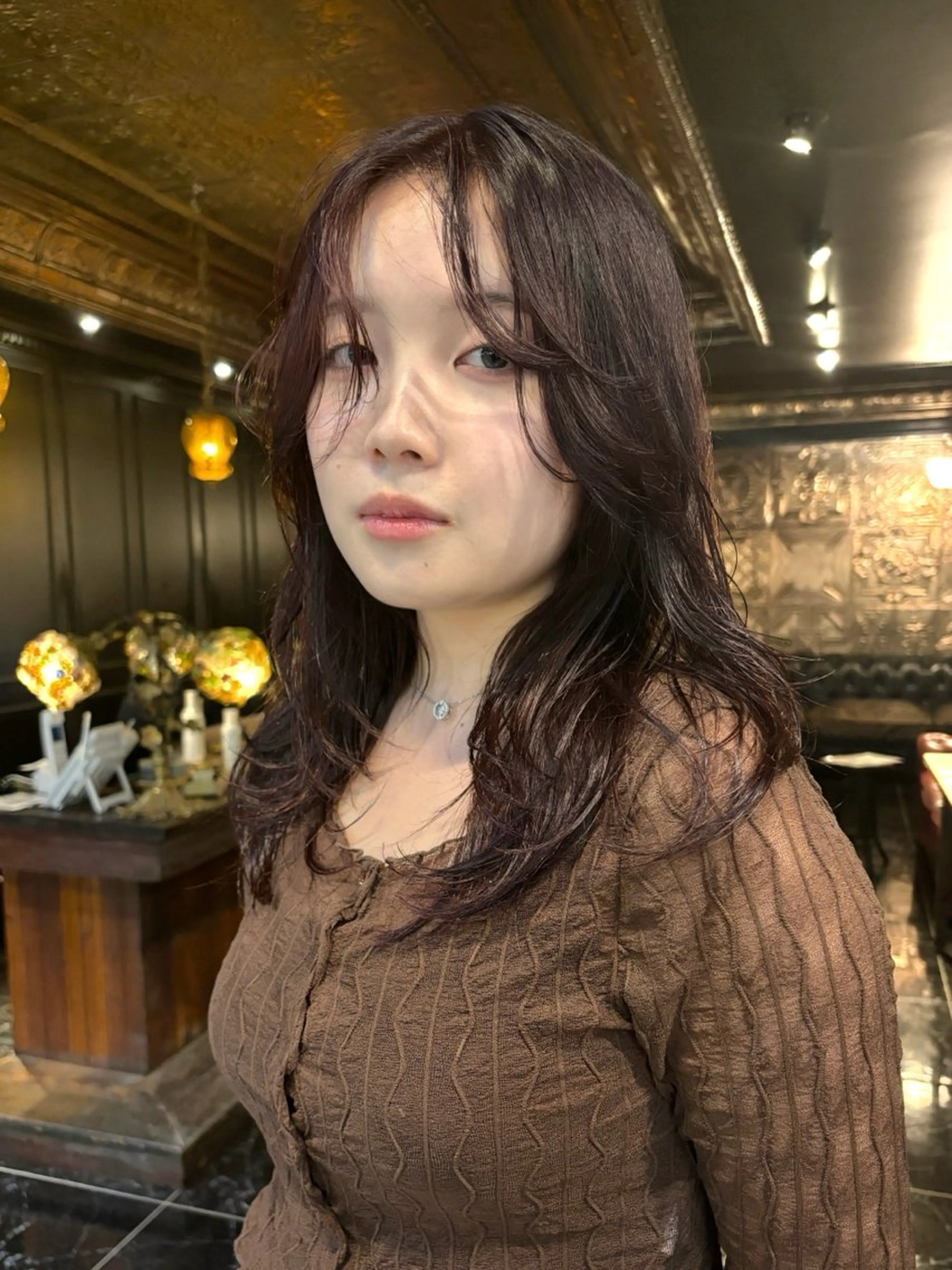 ミディアム カラー レイヤー/ハッシュ/ ウルフ/透明感カラーのヘアスタイル