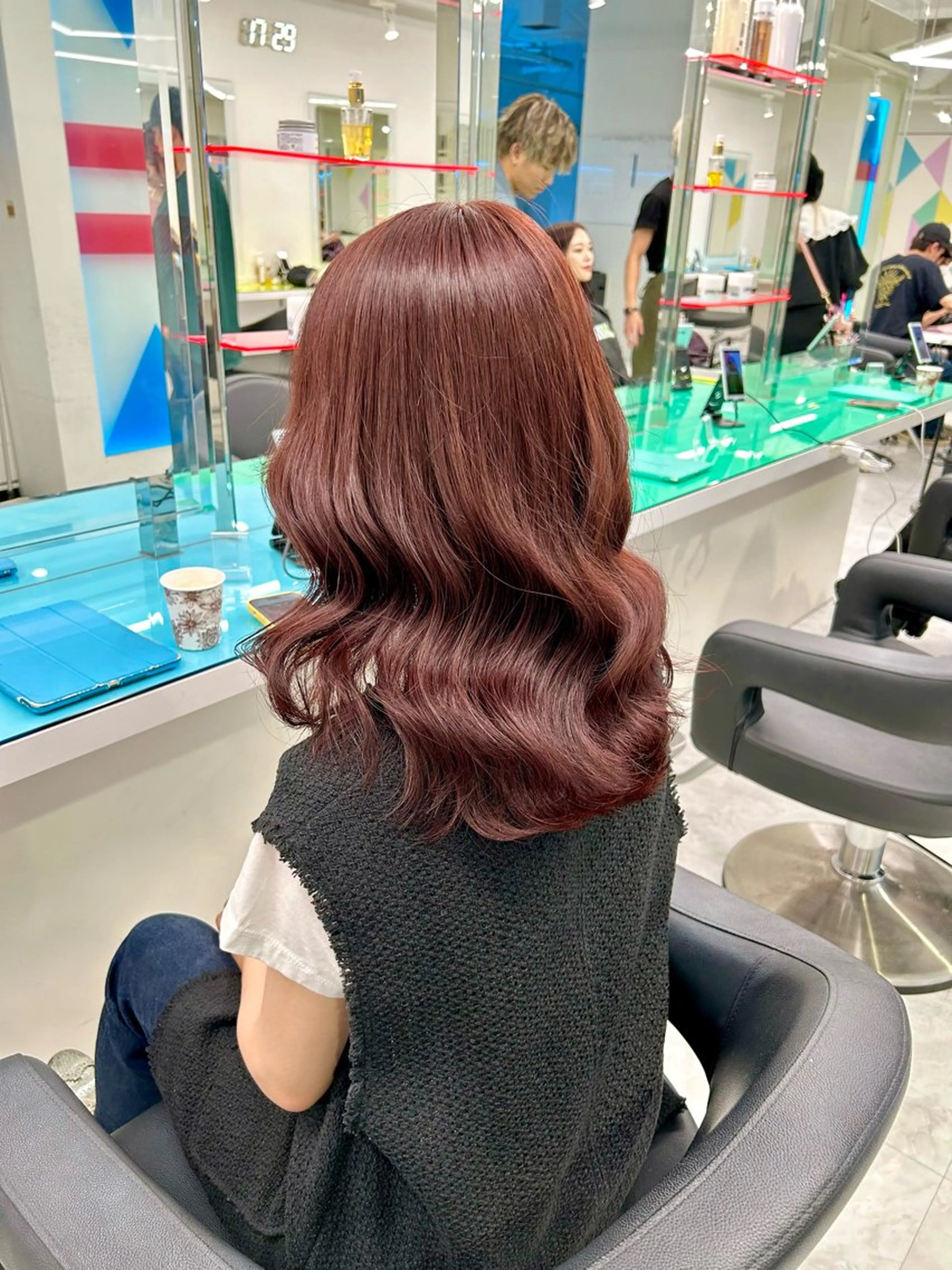 ロング カラー ヘアアレンジ トレンドモテカラー 🩷色落ちまで可愛くのヘアスタイル