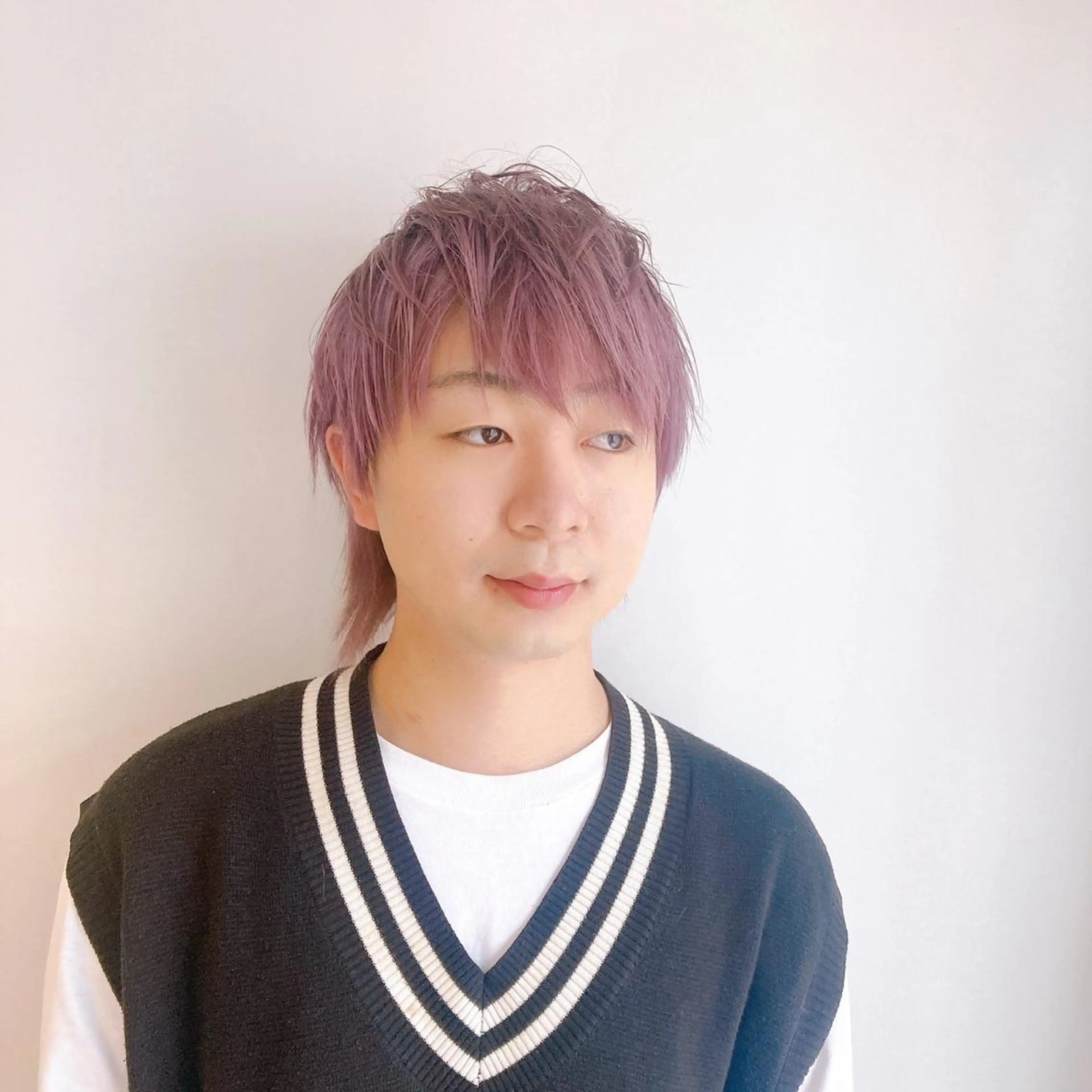 カット✄﻿➕ブリーチ👱➕オンカラー🌈(3stepトリートメント付き)の写真