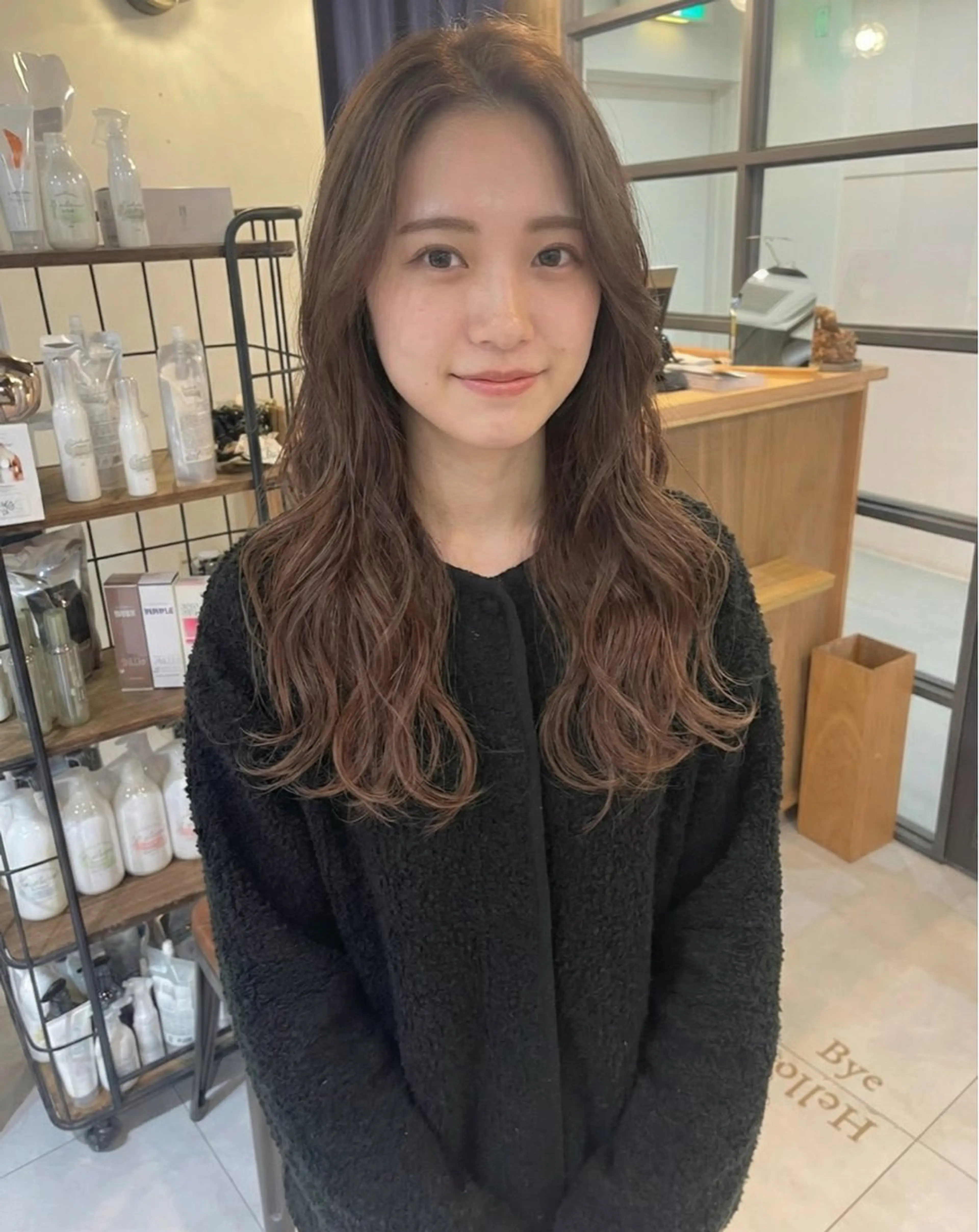 ロング ヘアカラー Neale. yumiのヘアスタイル