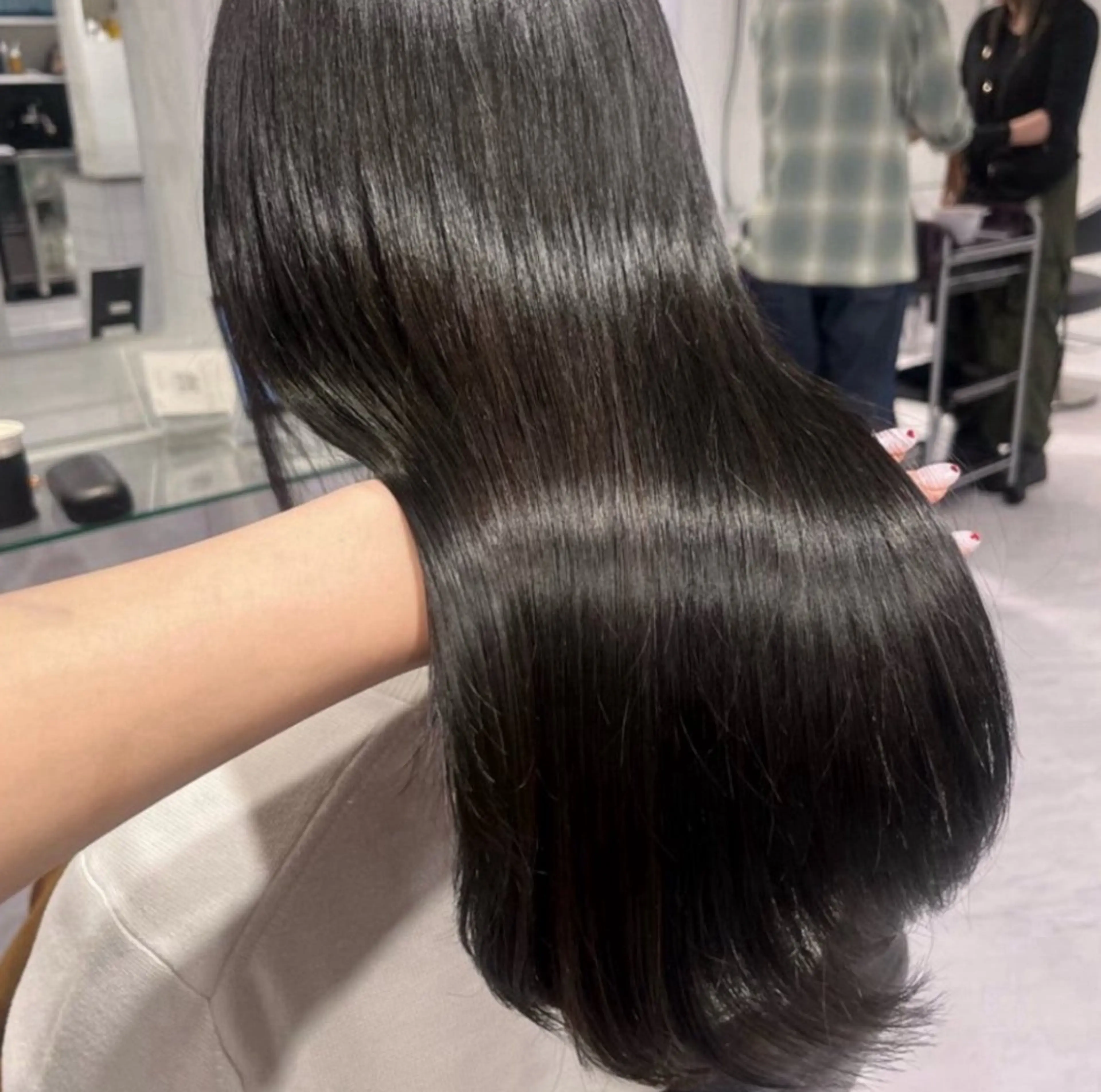 ロング カラー 🫧うる艶トレンド 🫧透明感カラーのヘアスタイル