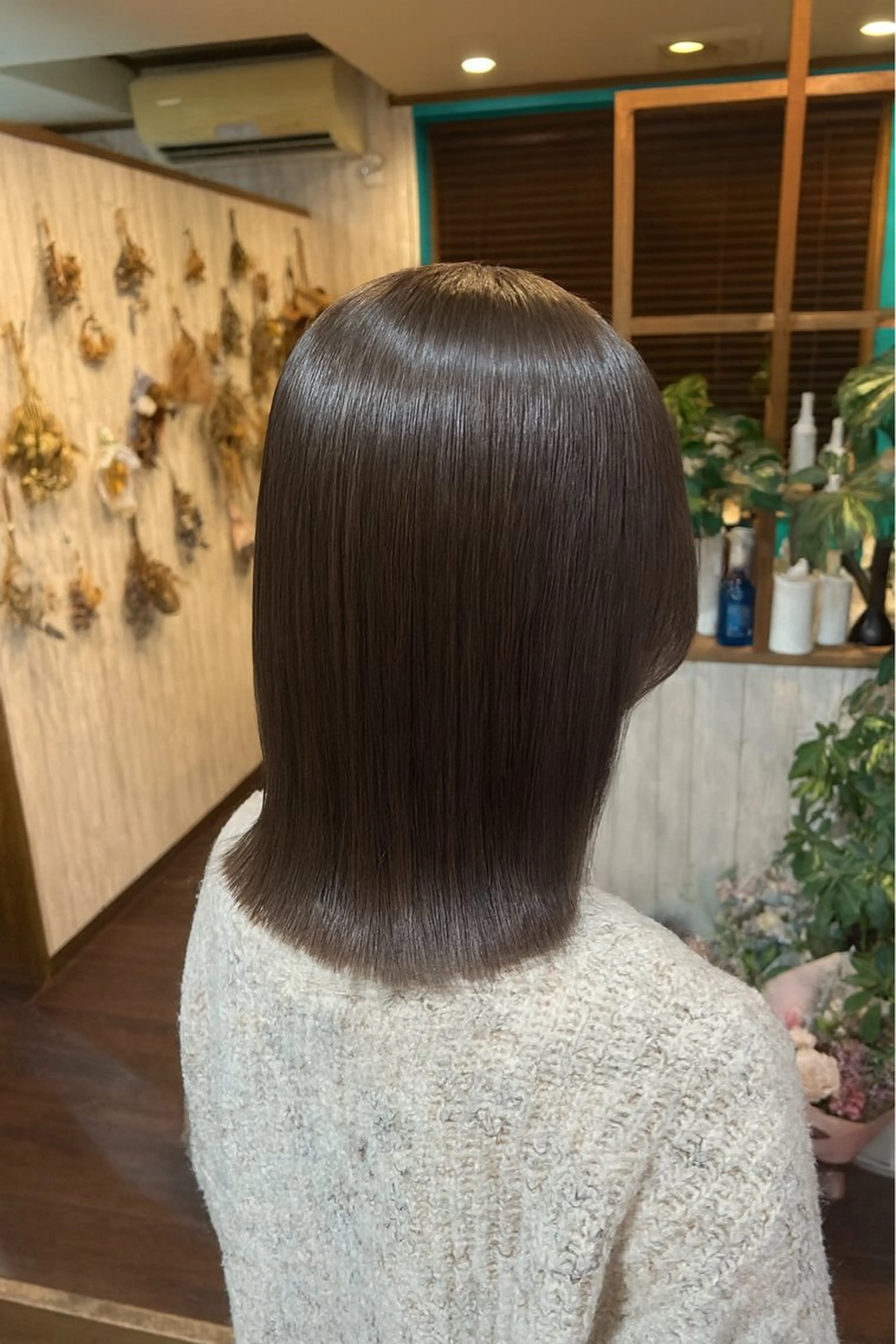 ミディアム カラー グレージュ カット ヘアカラー 早坂 さくらのヘアスタイル