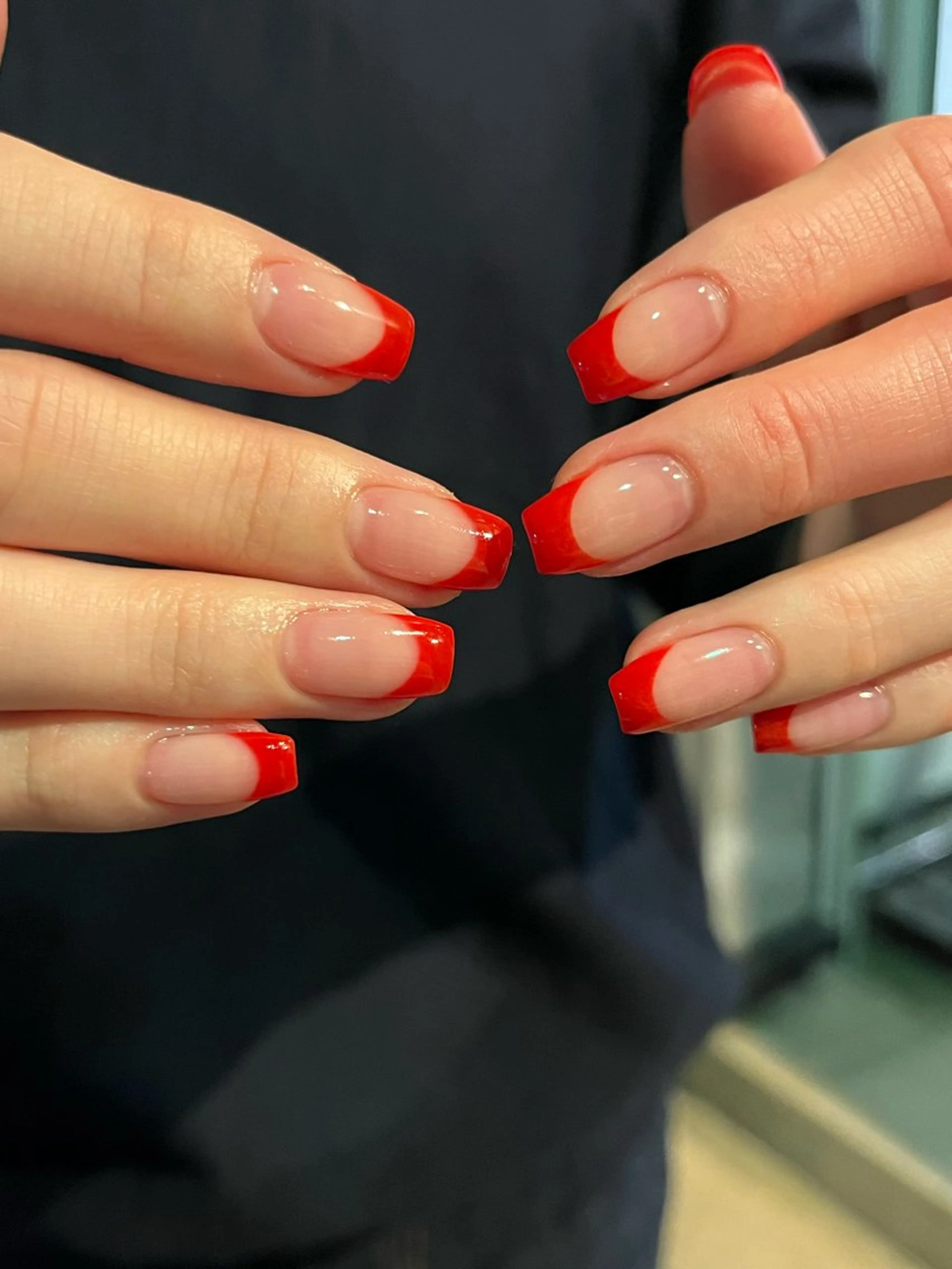ネイル フレンチネイル 赤色 ハンドネイル hiyori🫧 mieuxのネイルデザイン