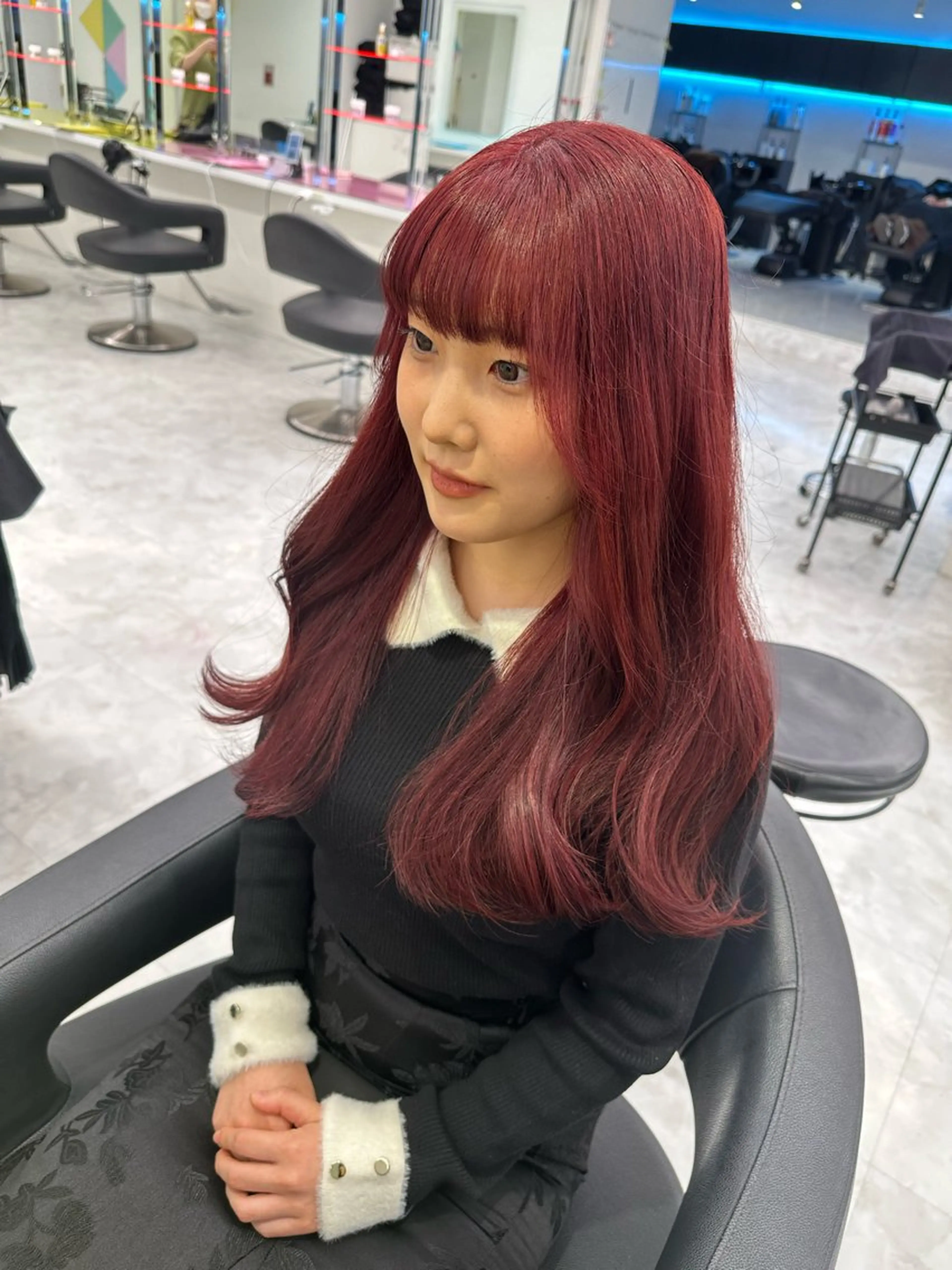 ロング カラー ヘアアレンジ 🌈艶カラー/ 韓国風レイヤーカットのヘアスタイル