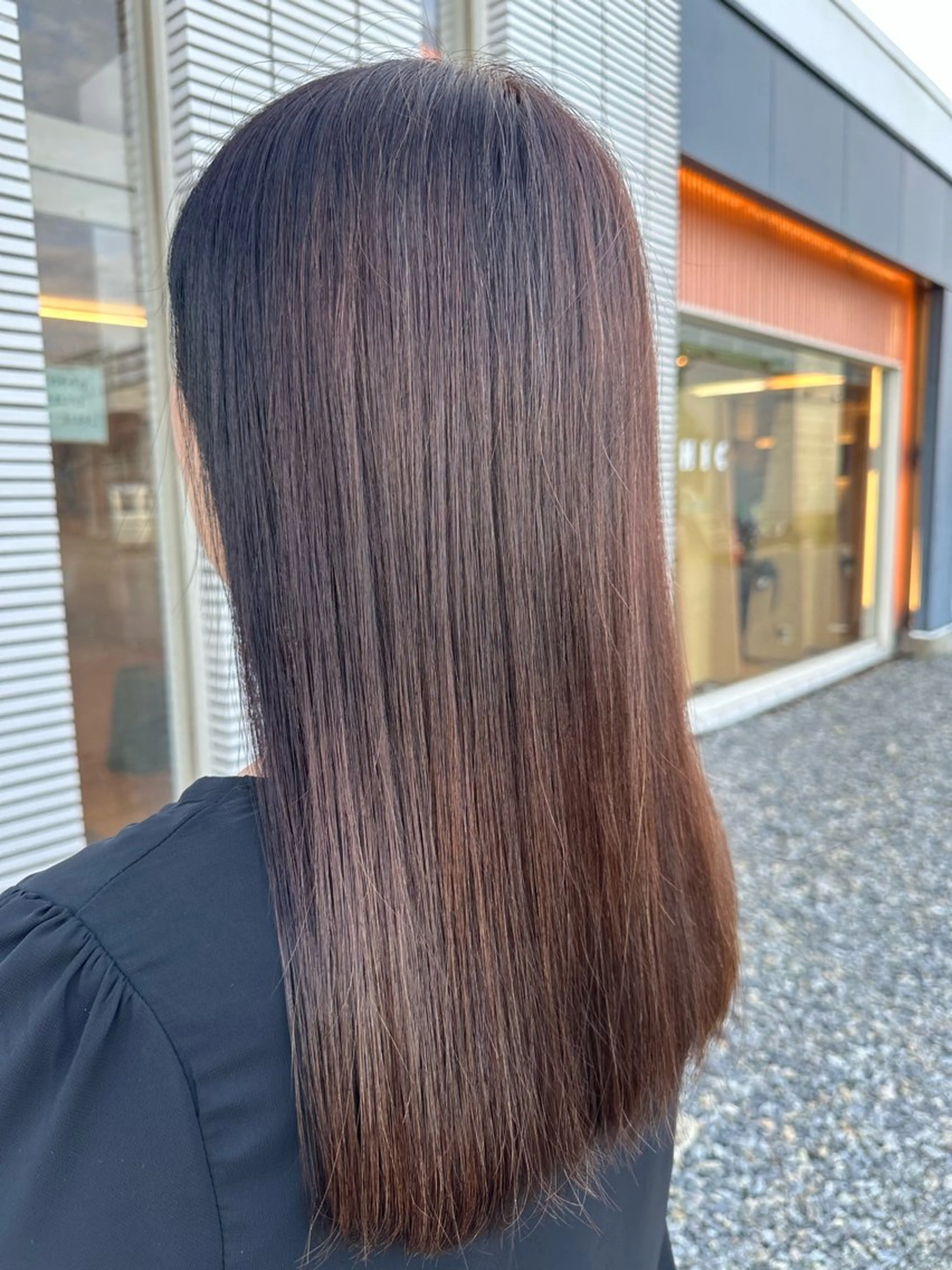 ロング ヘアカラー 林 萌恵のヘアスタイル