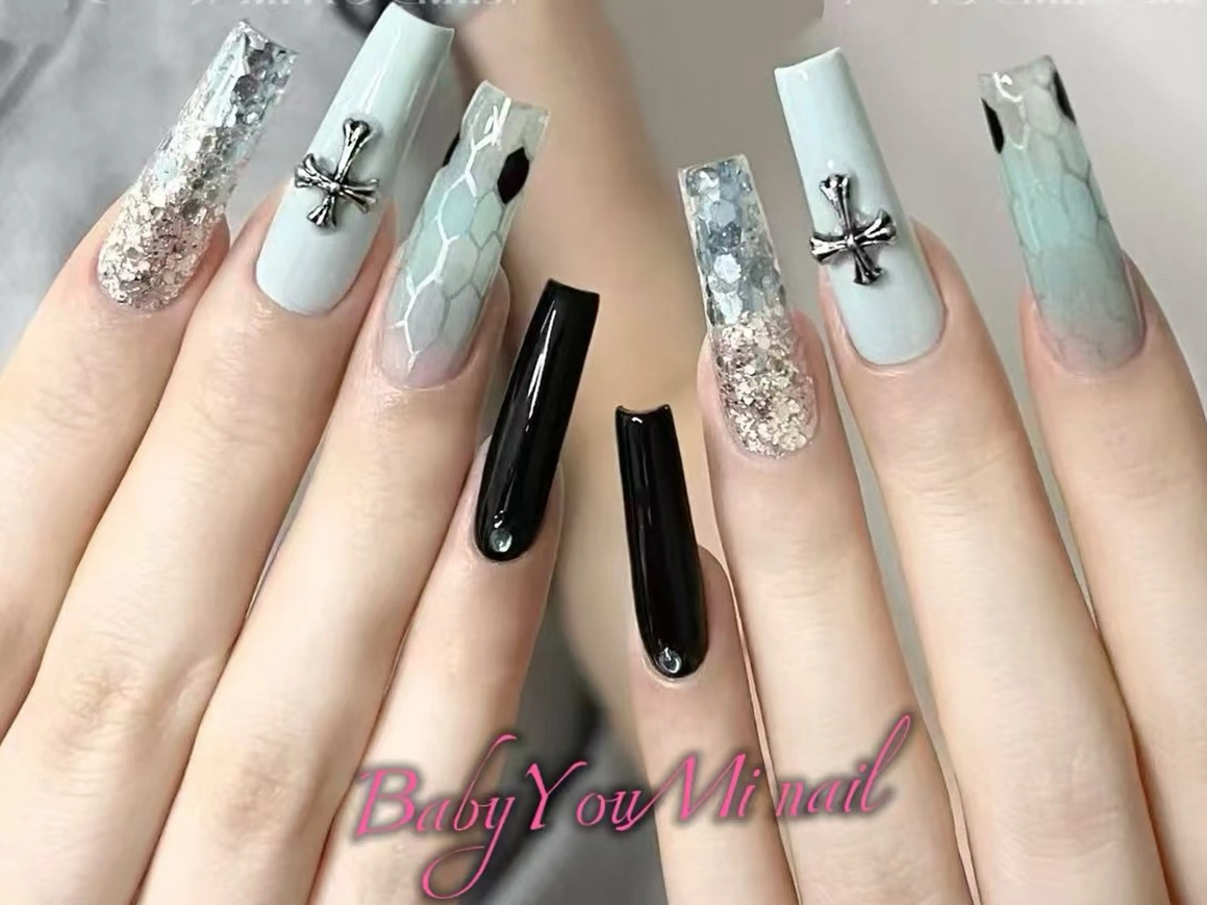 ネイル オーロラネイル 成人式 フットネイル フレンチネイル ジェルネイル ハンドネイル Oomiya 服部のネイルデザイン