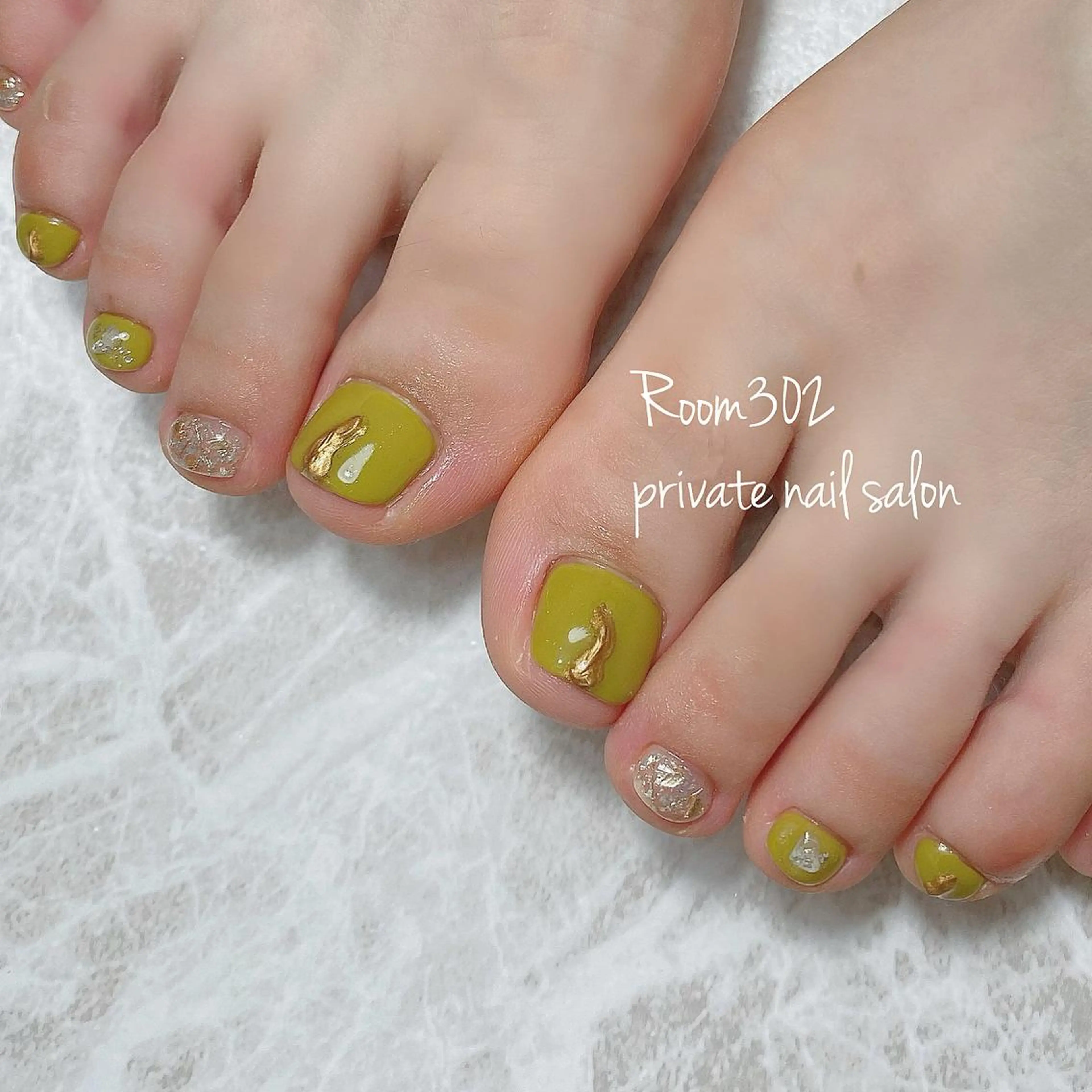 ネイル ニュアンスネイル ピスタチオネイル フットネイル Room 302のネイルデザイン
