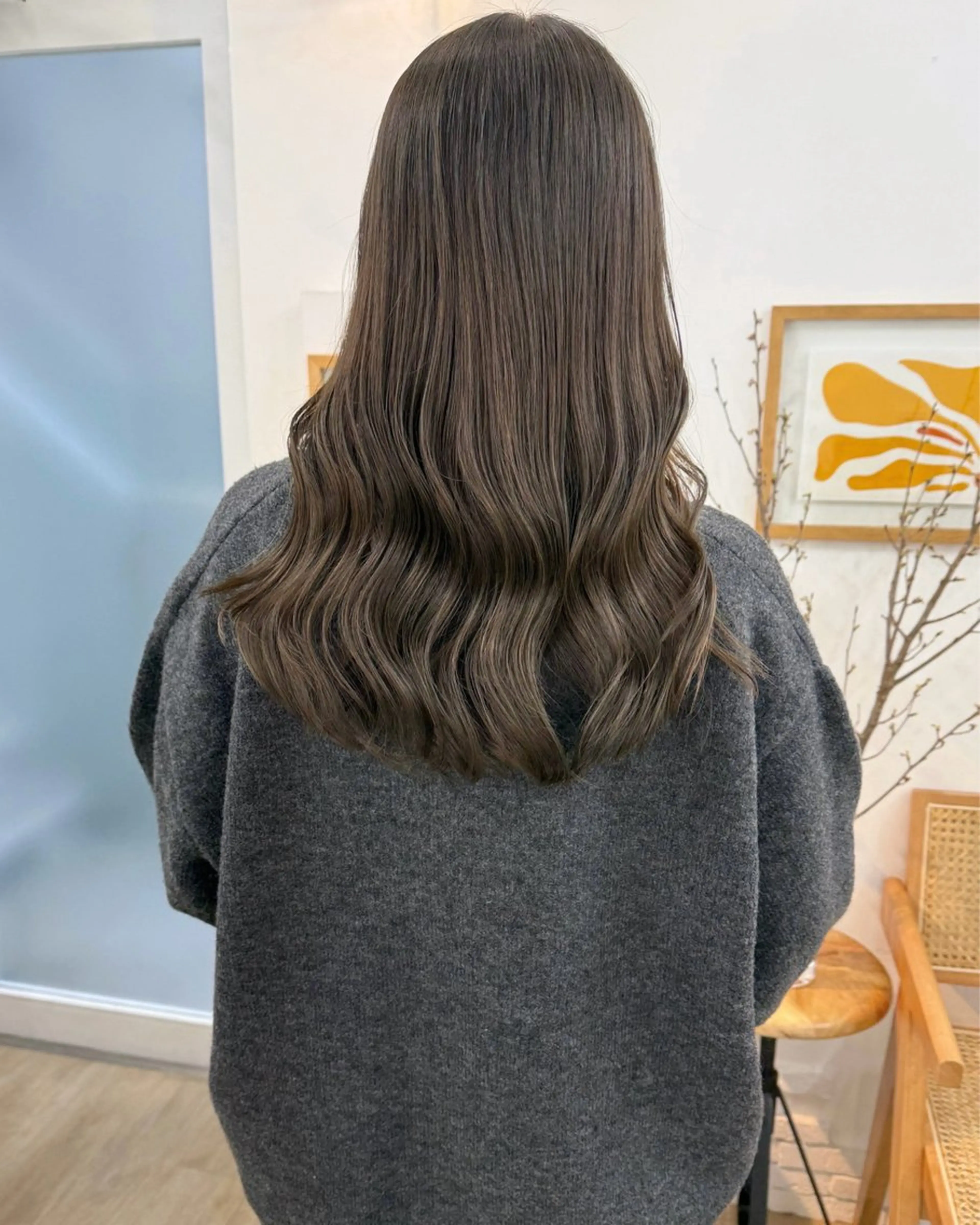 ロング カラー グレージュ イルミナカラー オリーブグレージュ オリーブグレー カット ヘアカラー トリートメント あおやぎ ななのヘアスタイル