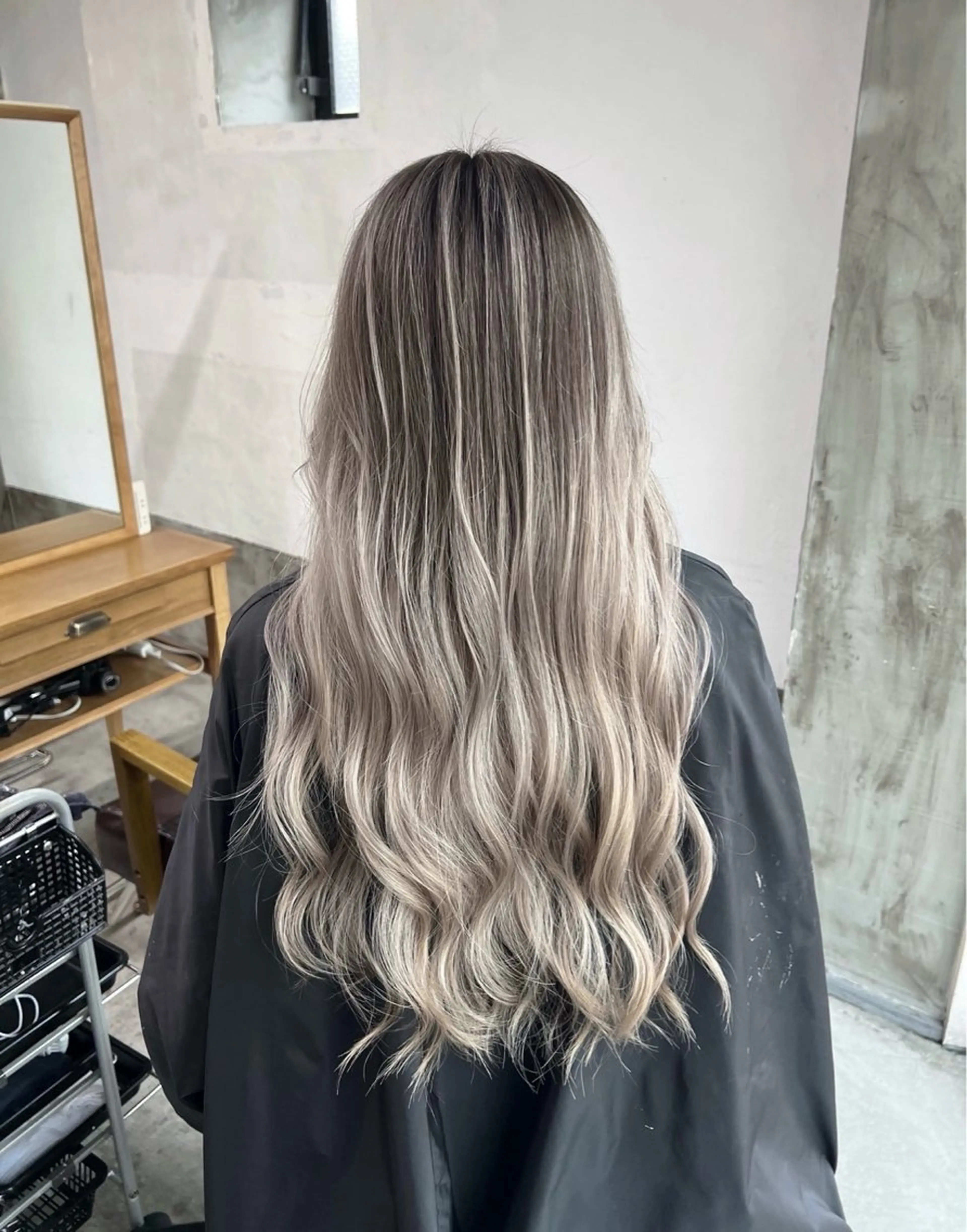 ロング カラー バレイヤージュ レイヤーカット ヘアカラー トリートメント ROBIN所属・指名数No.1 /NAOYAのヘアスタイル