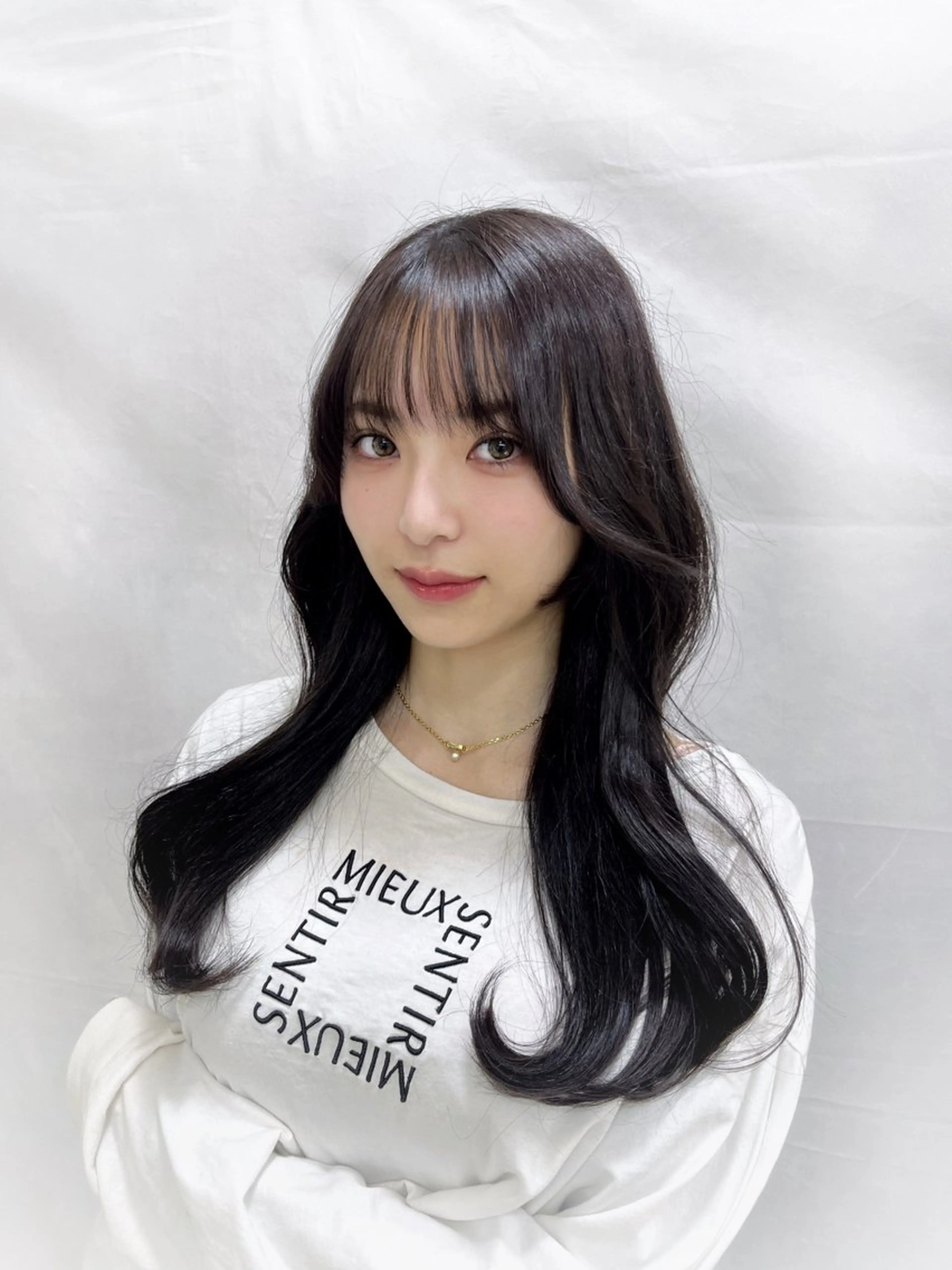 ロング カラー 黒髪 ラベンダーカラー MITSUKI🤍 モテ髪×韓国レイヤーのヘアスタイル
