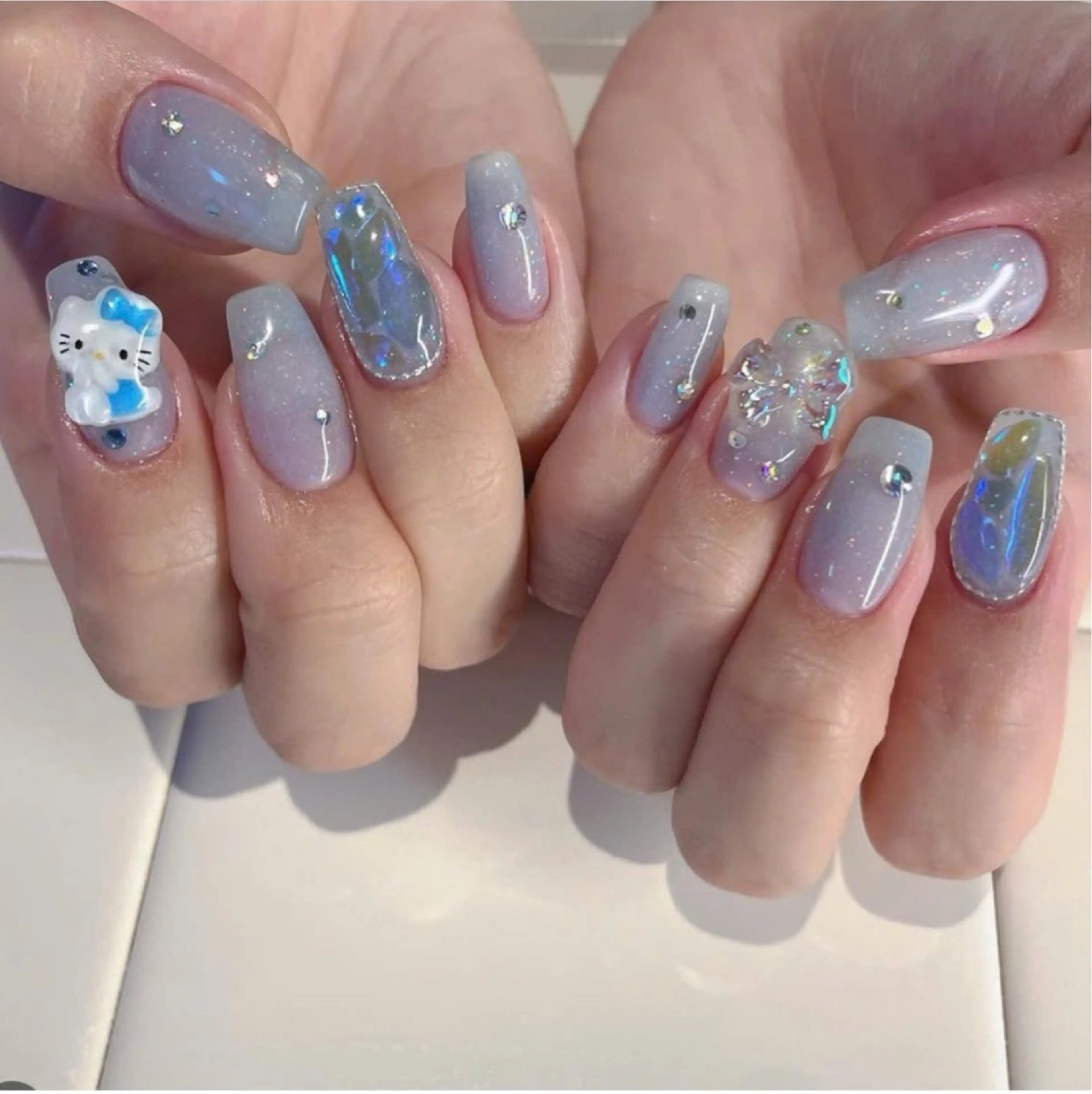 ネイル アニマル柄 オーロラネイル チークネイル フラッシュネイル ジェルネイル ハンドネイル Lyna Nail のネイルデザイン