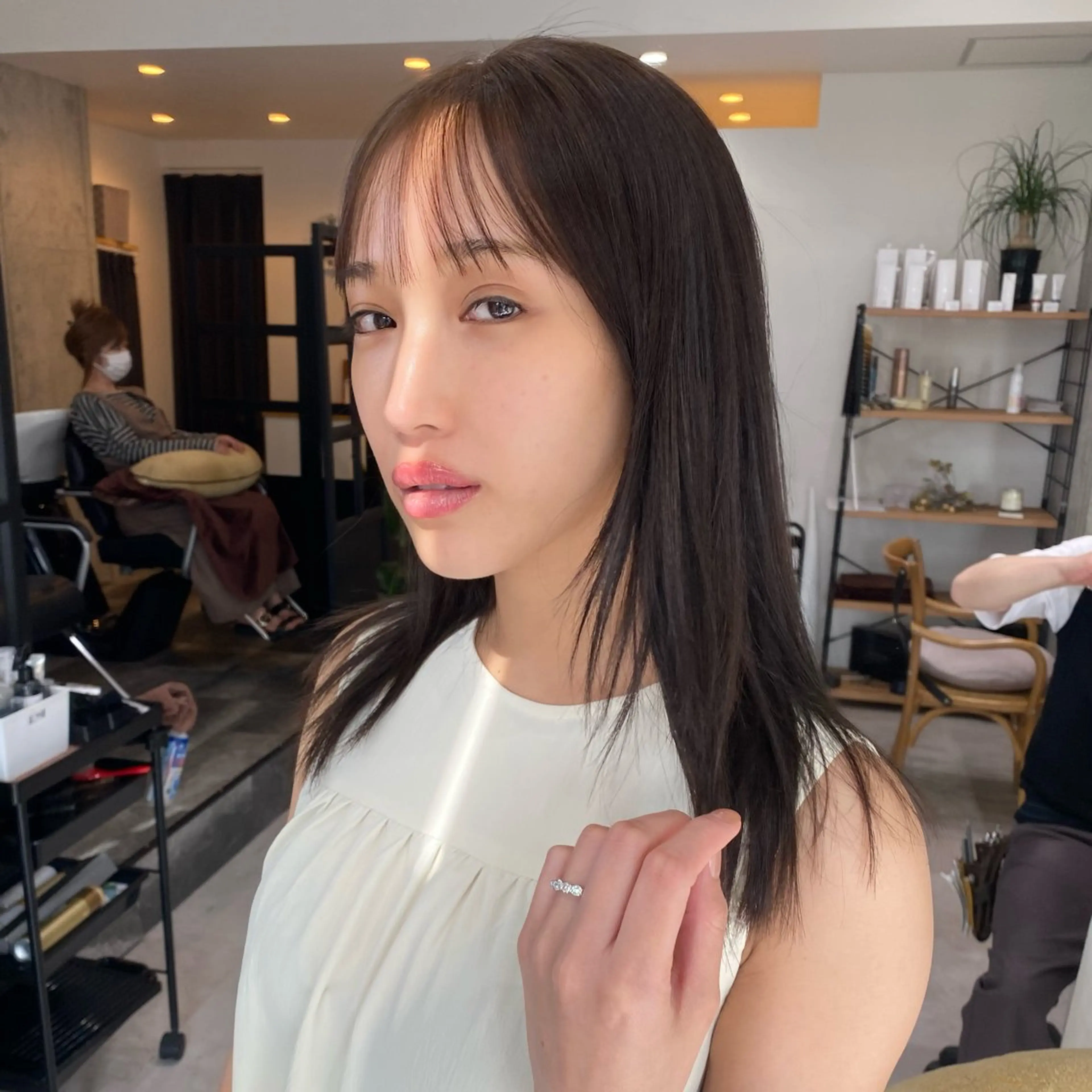 ミディアム ミディアムパーマ ハイライト 髪質改善 レイヤーカット カット トリートメント また会いたくなる 美容師【KENTA】のヘアスタイル