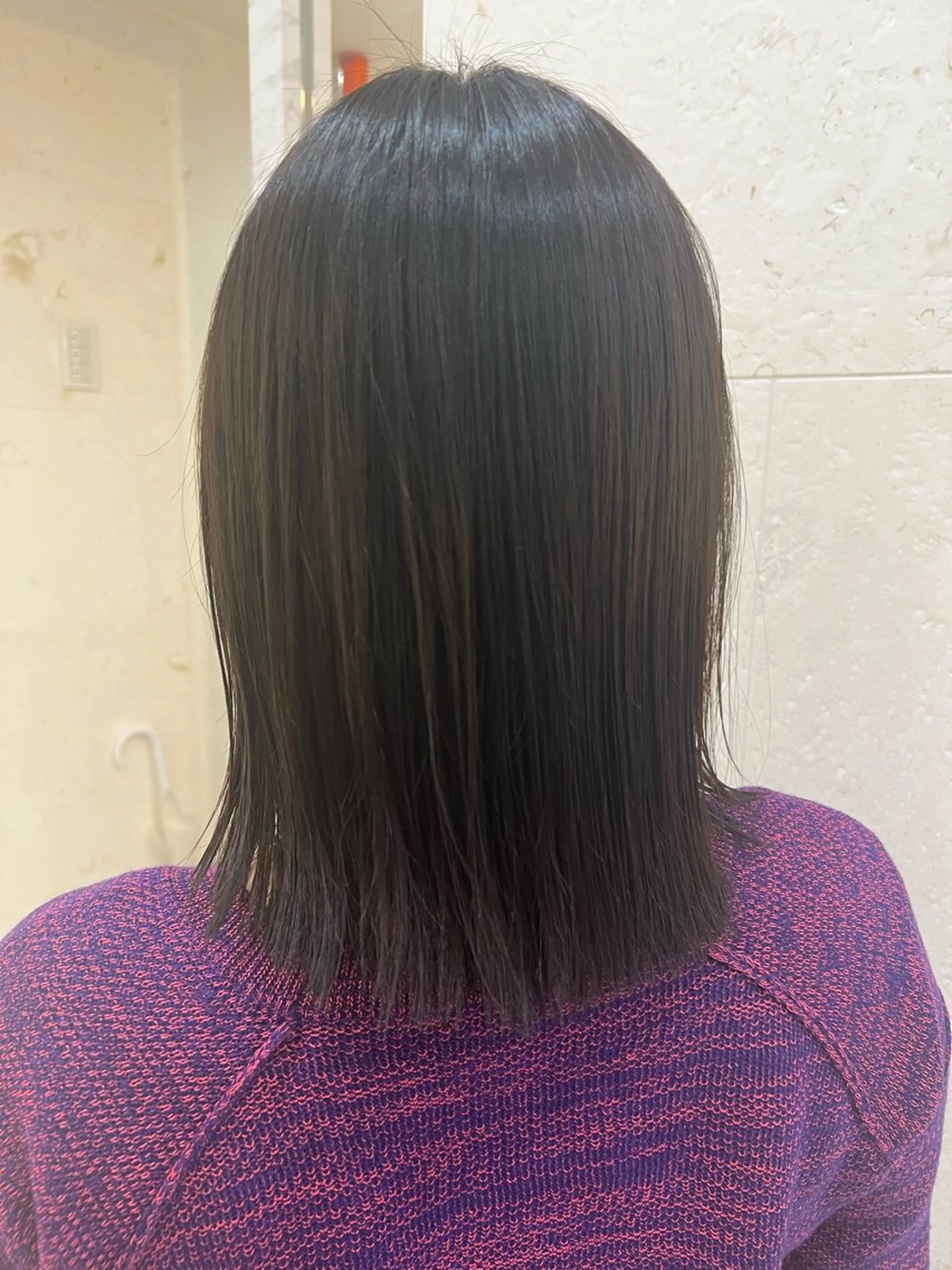 ミディアム カラー アッシュ ブルーカラー ヘアカラー 鈴木 愛華のヘアスタイル