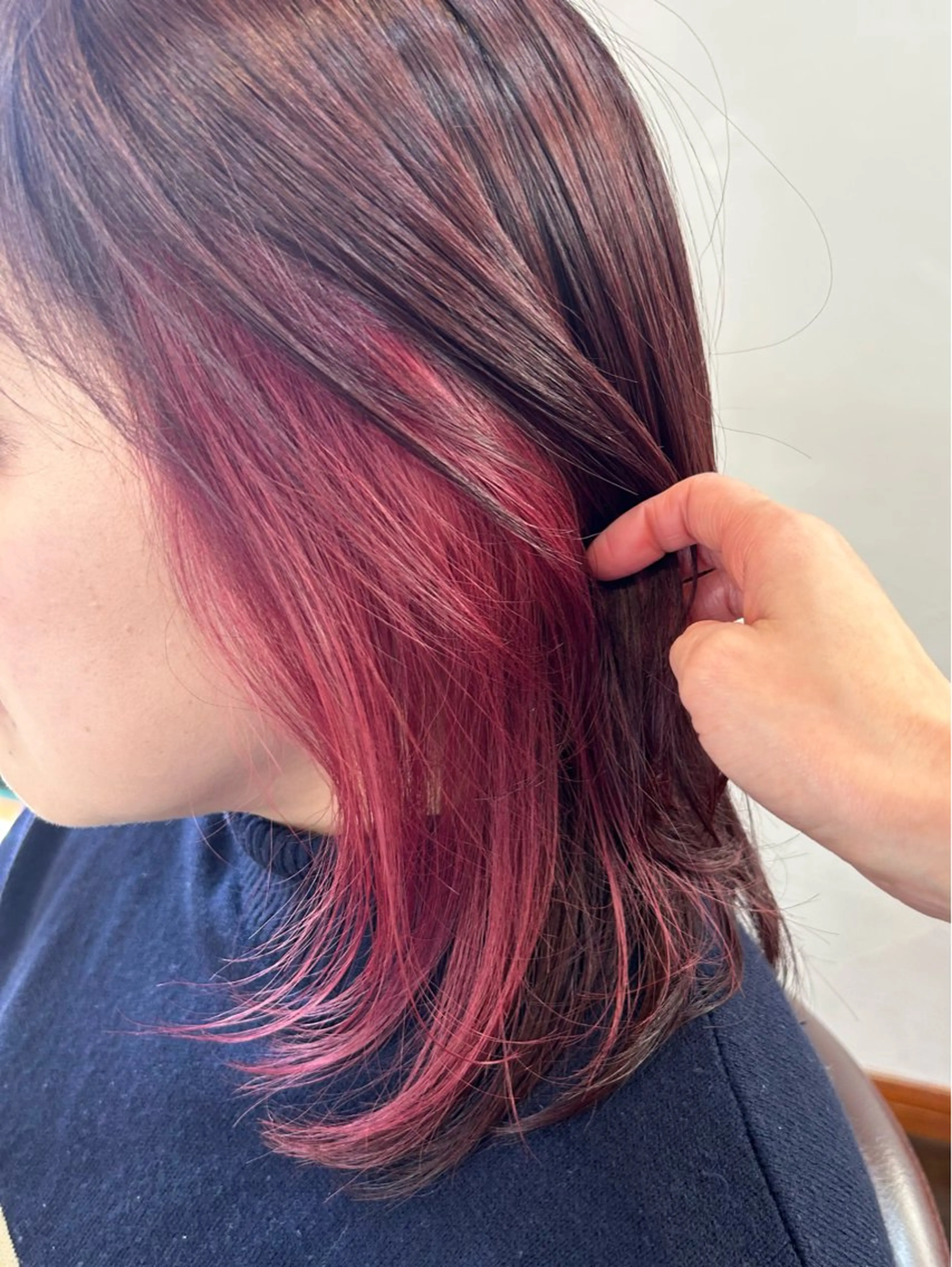 カラー インナーカラー ピンクカラー ローズカラー 坂本 瑞季のヘアスタイル
