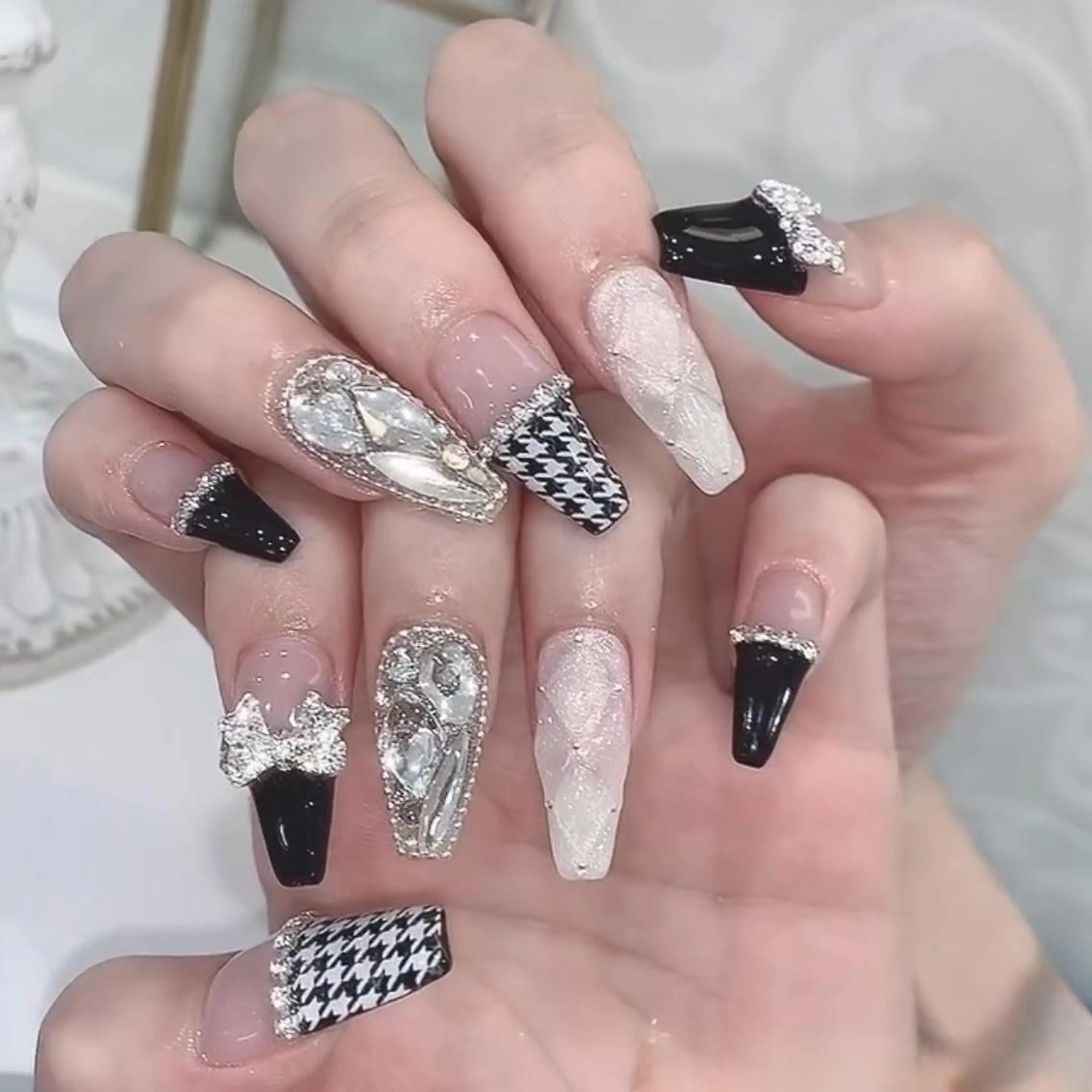 ネイル 長さ出し フレンチネイル グラデーション 卒業式 マグネットネイル ハンドネイル MIHANA NAILのネイルデザイン
