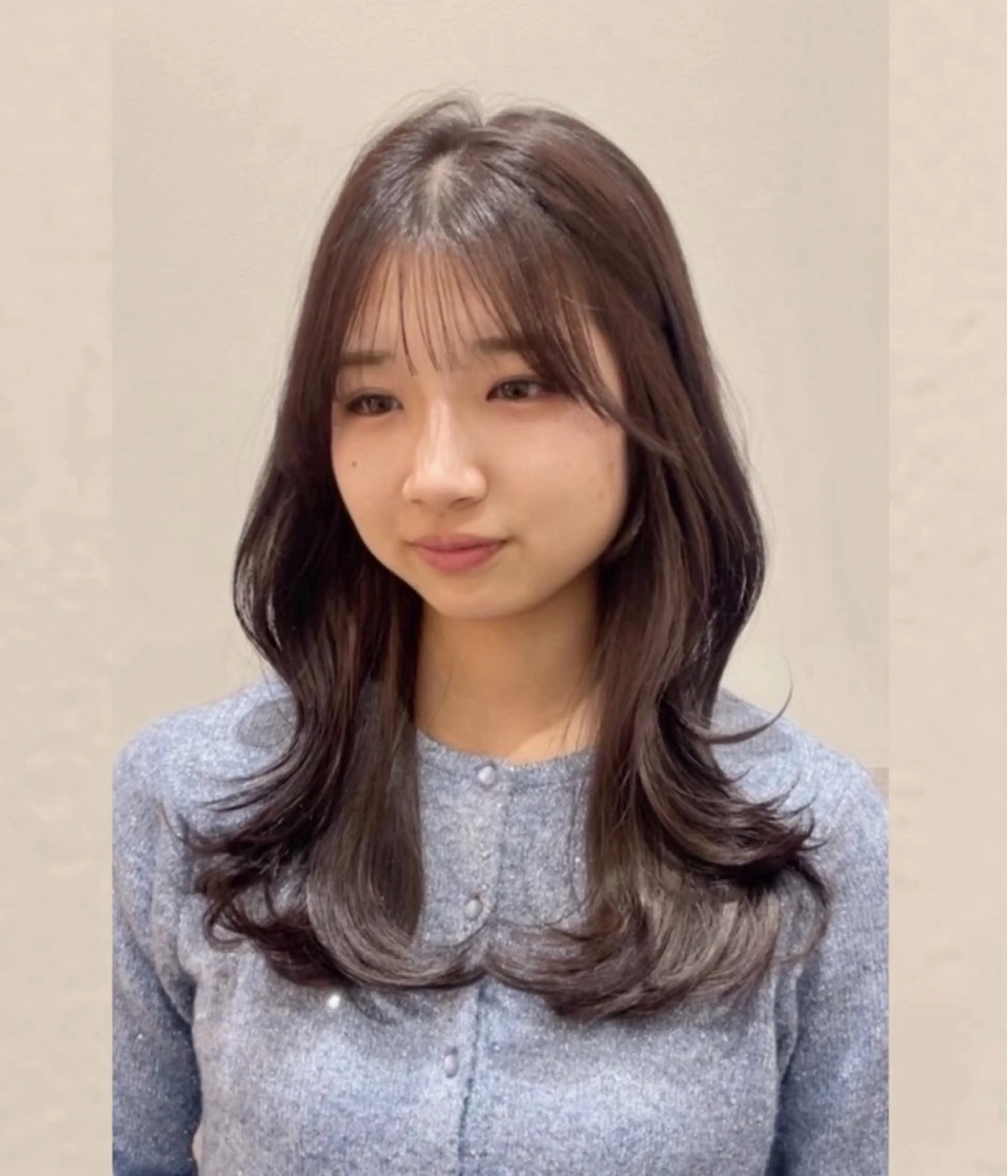 セミロング ハイレイヤー 韓国風ヘア レイヤーカット ワイドバング カット ヘアカラー トリートメント ❤︎︎韓国ヘア❤︎︎ 𝑺𝒉𝒊𝒉𝒐のヘアスタイル