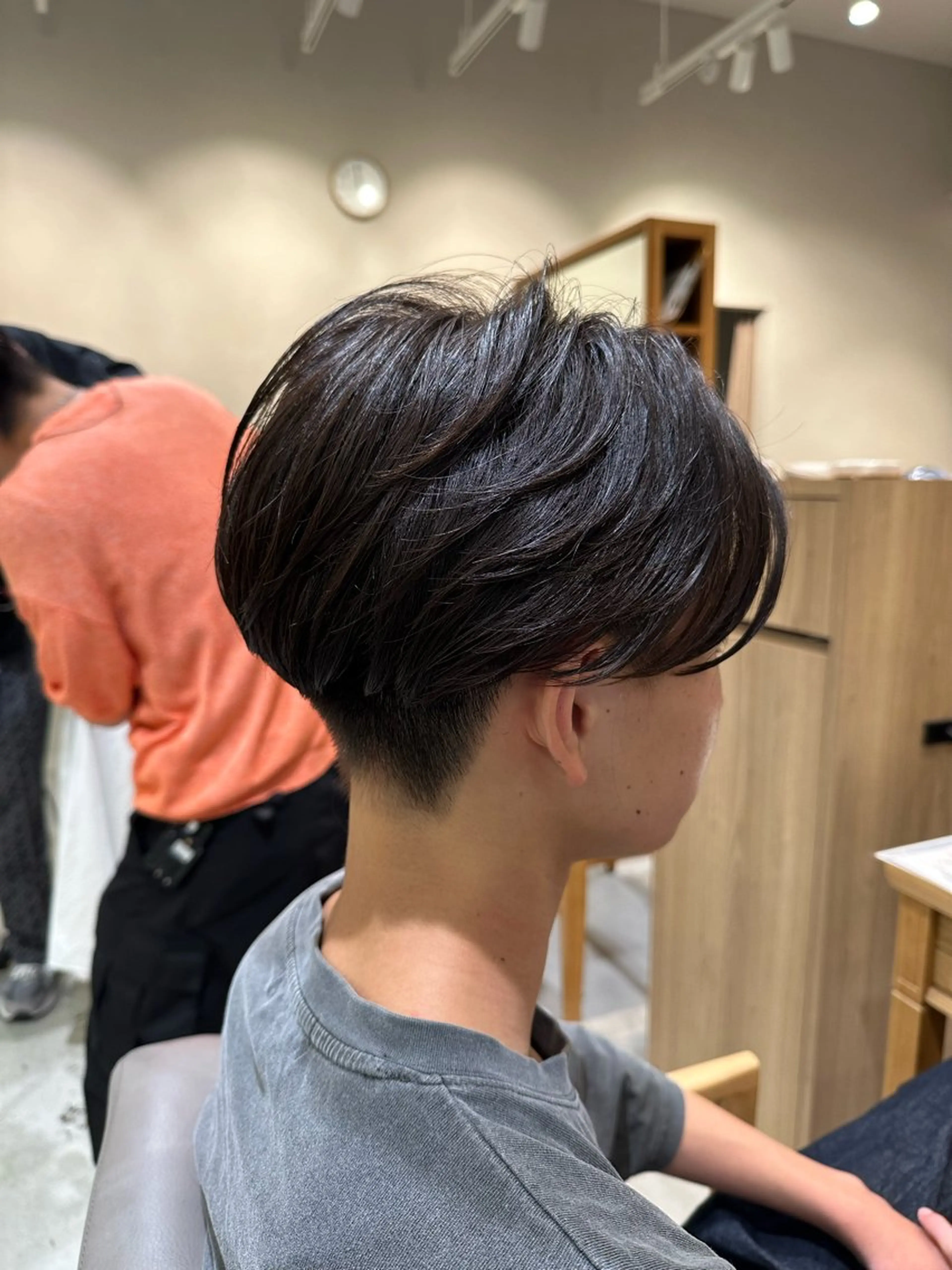 カット+毛流れパーマの写真